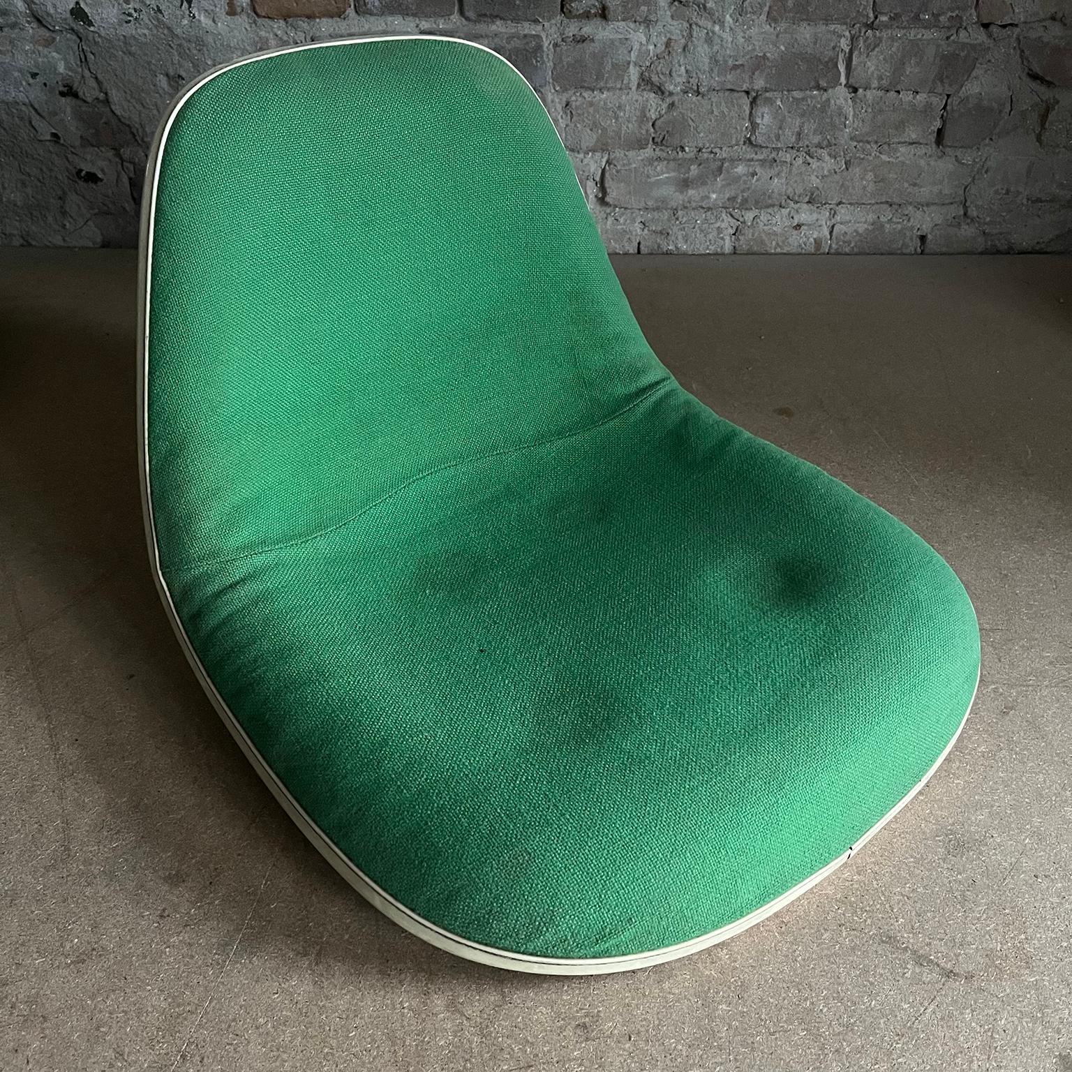 1969 Eames Herman Miller/Fehlbaum Taburetes de bar blancos extremadamente raros en tela verde en venta 3