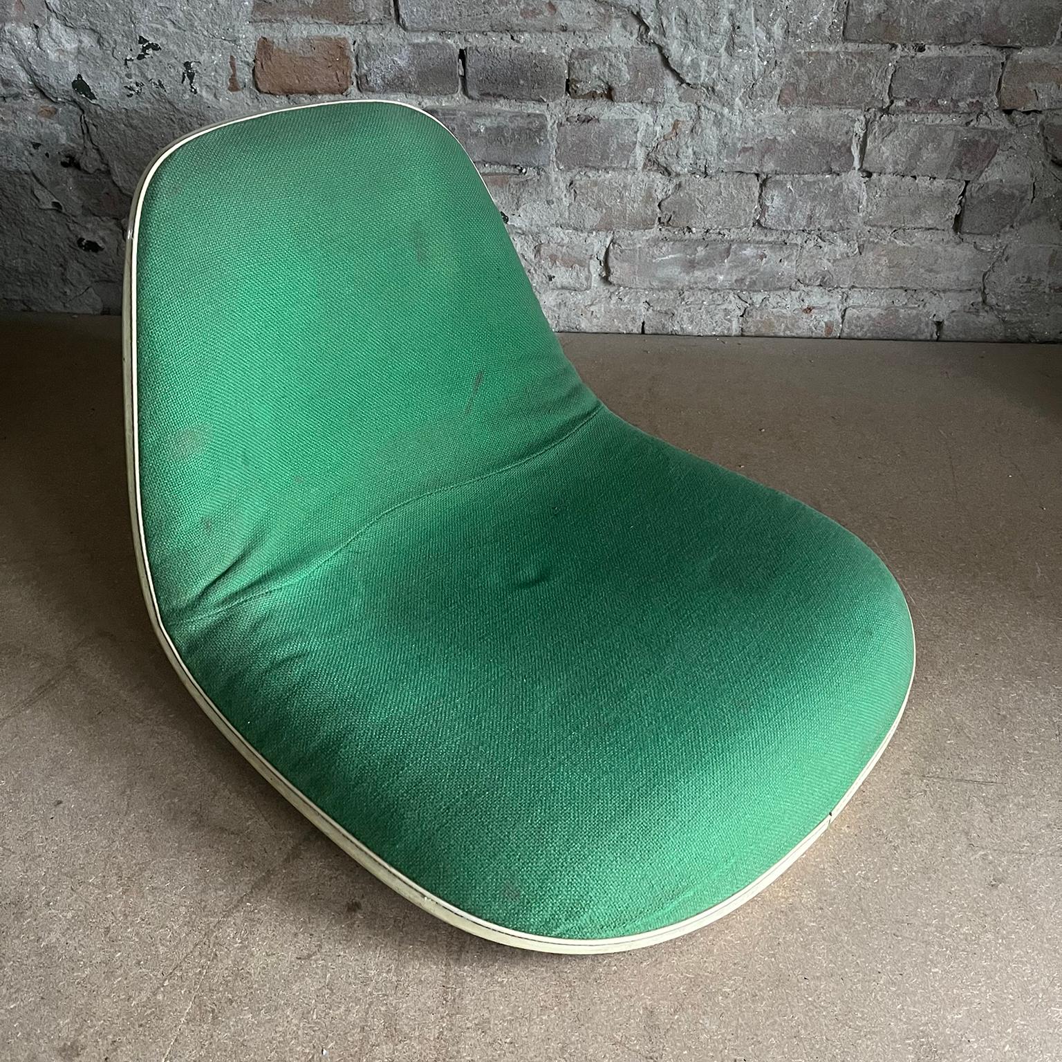 1969 Eames Herman Miller/Fehlbaum Taburetes de bar blancos extremadamente raros en tela verde en venta 1