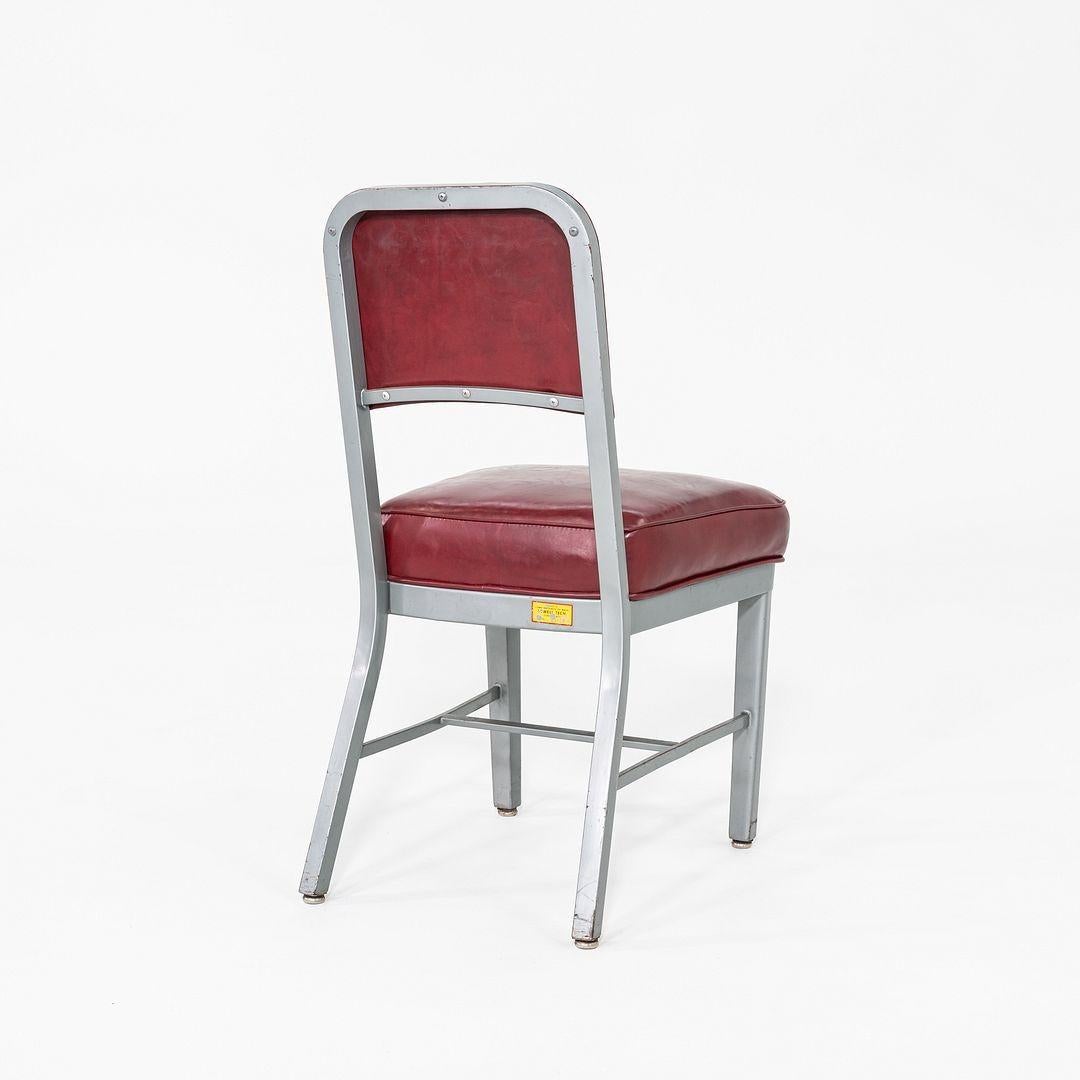 Aluminium 1969 Emeco, chaise d'appoint en aluminium marine avec assise et dossier en vinyle rouge, Model No 1002 en vente
