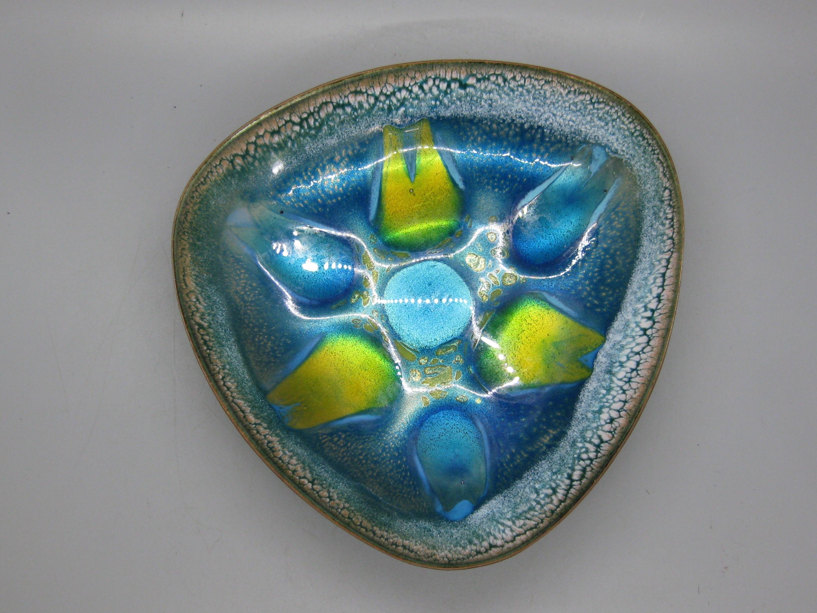 Wonderful vintage Fiammetta Hsieh Rubin enamel on copper abstract triangle bowl/dish dating from 1969. This is an early piece by this artist. Signed and dated by the artist on the side. Has a wonderful blue, yellow and green abstract enamel form.