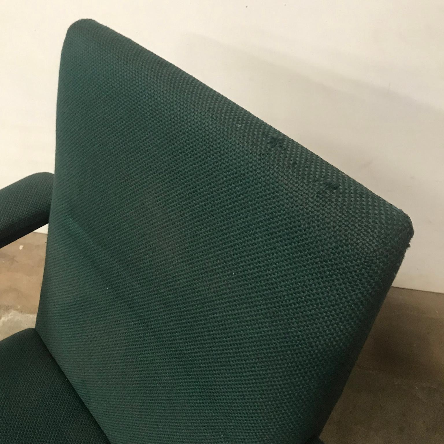 Fauteuil de salon en tissu vert repoussé Friso Kramer, Ahrend de Cirkel, 1969 en vente 11