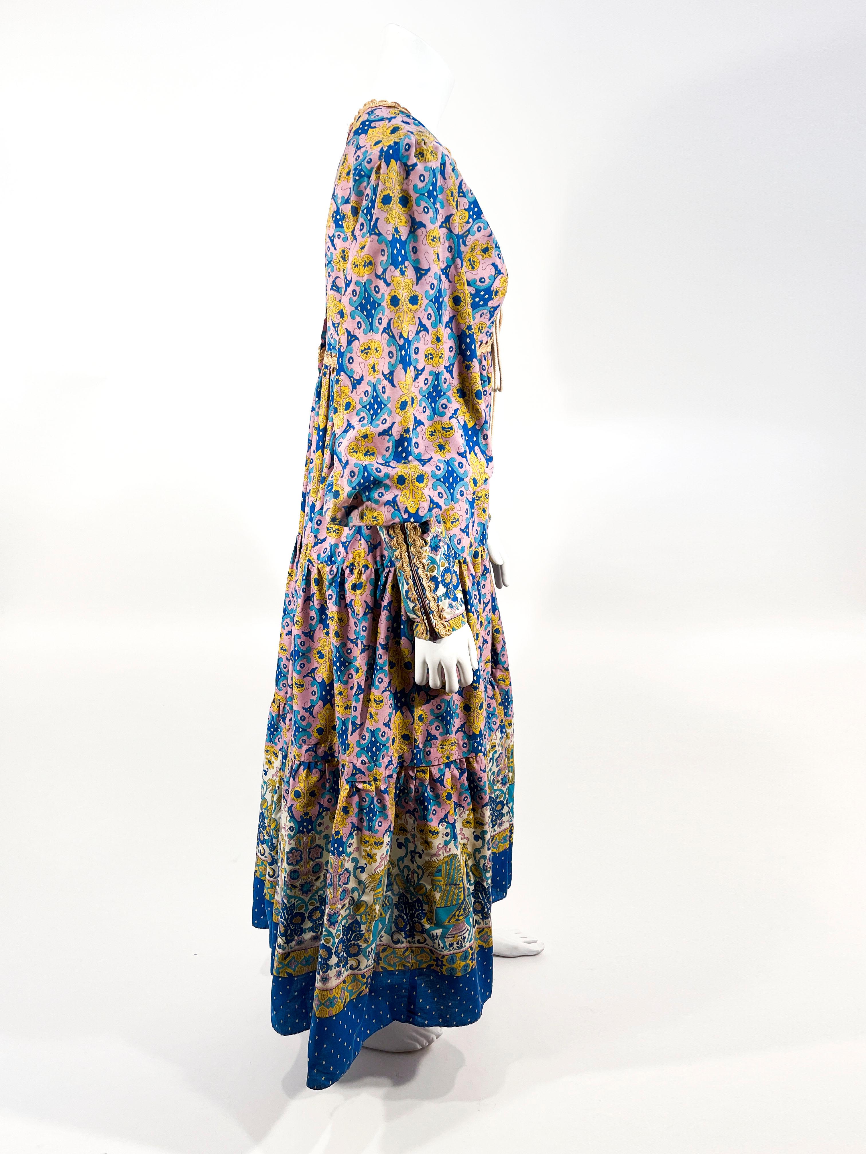 1969 Gunne Sax Eclectic Horseman Printed Cotton Dress In Good Condition For Sale In San Francisco, CA