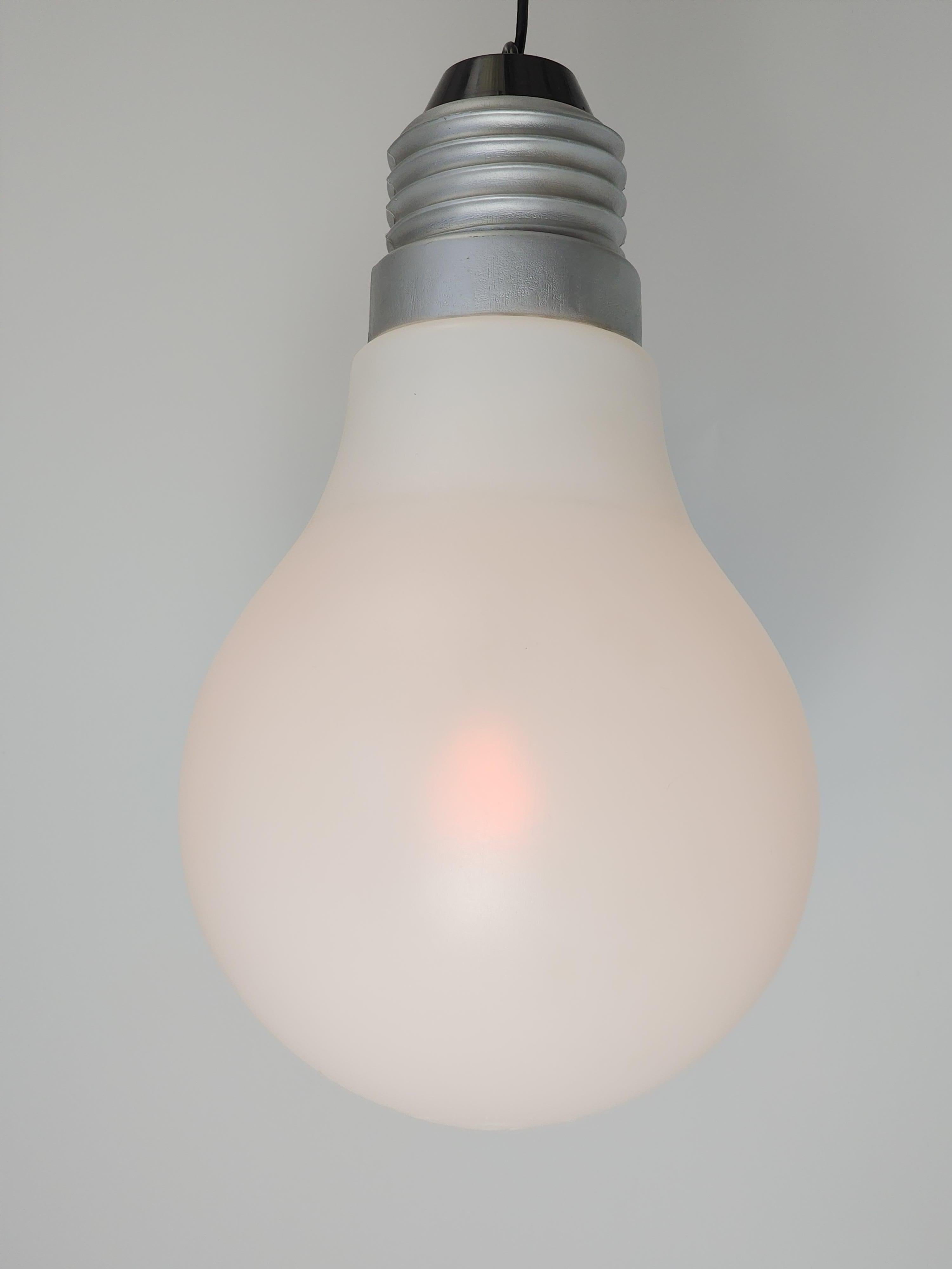 1969   Pendelleuchte „Bulb Bulb“ von Ingo Maurer, USA im Angebot 1