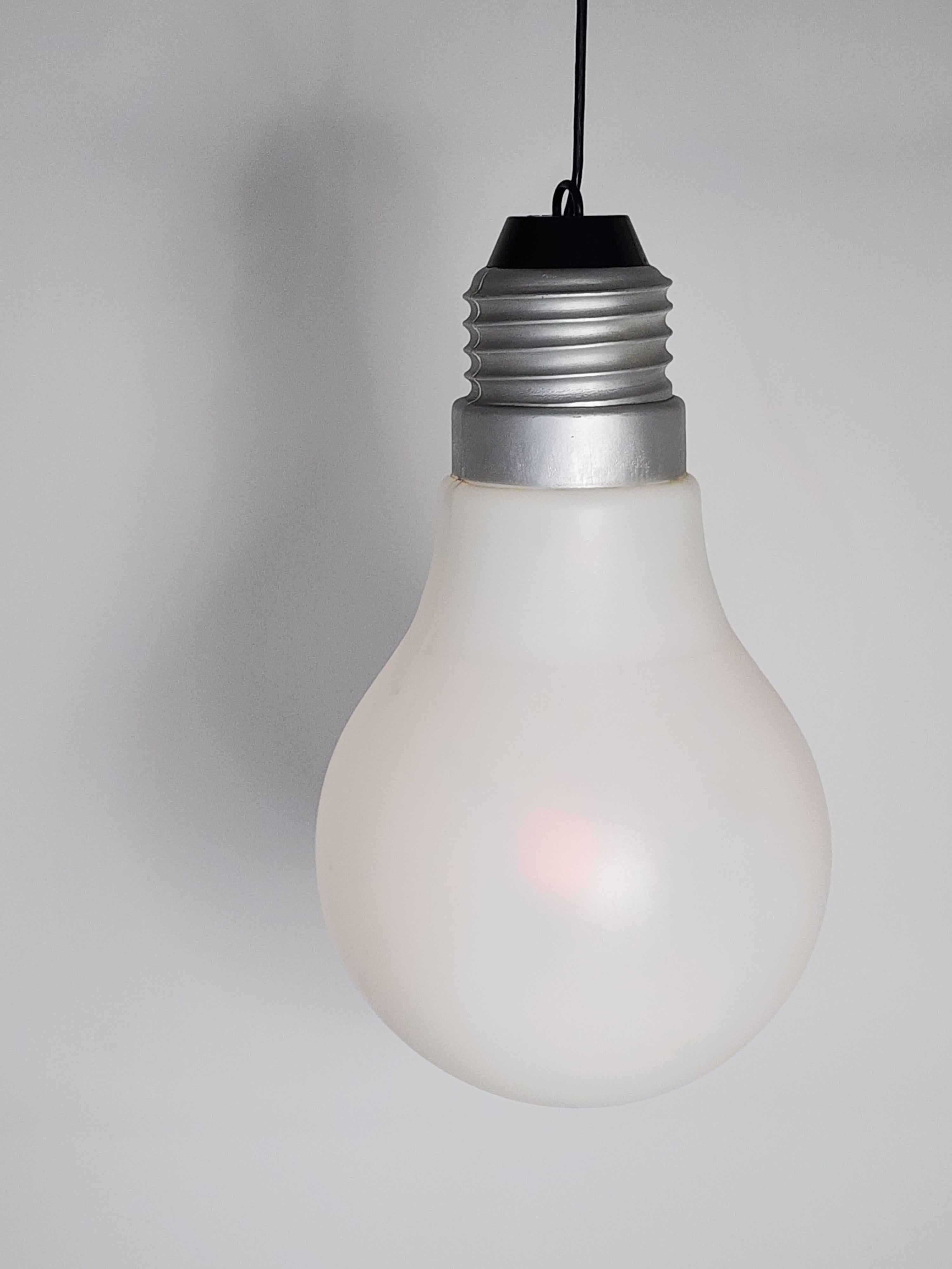 1969   Pendelleuchte „Bulb Bulb“ von Ingo Maurer, USA im Angebot 2