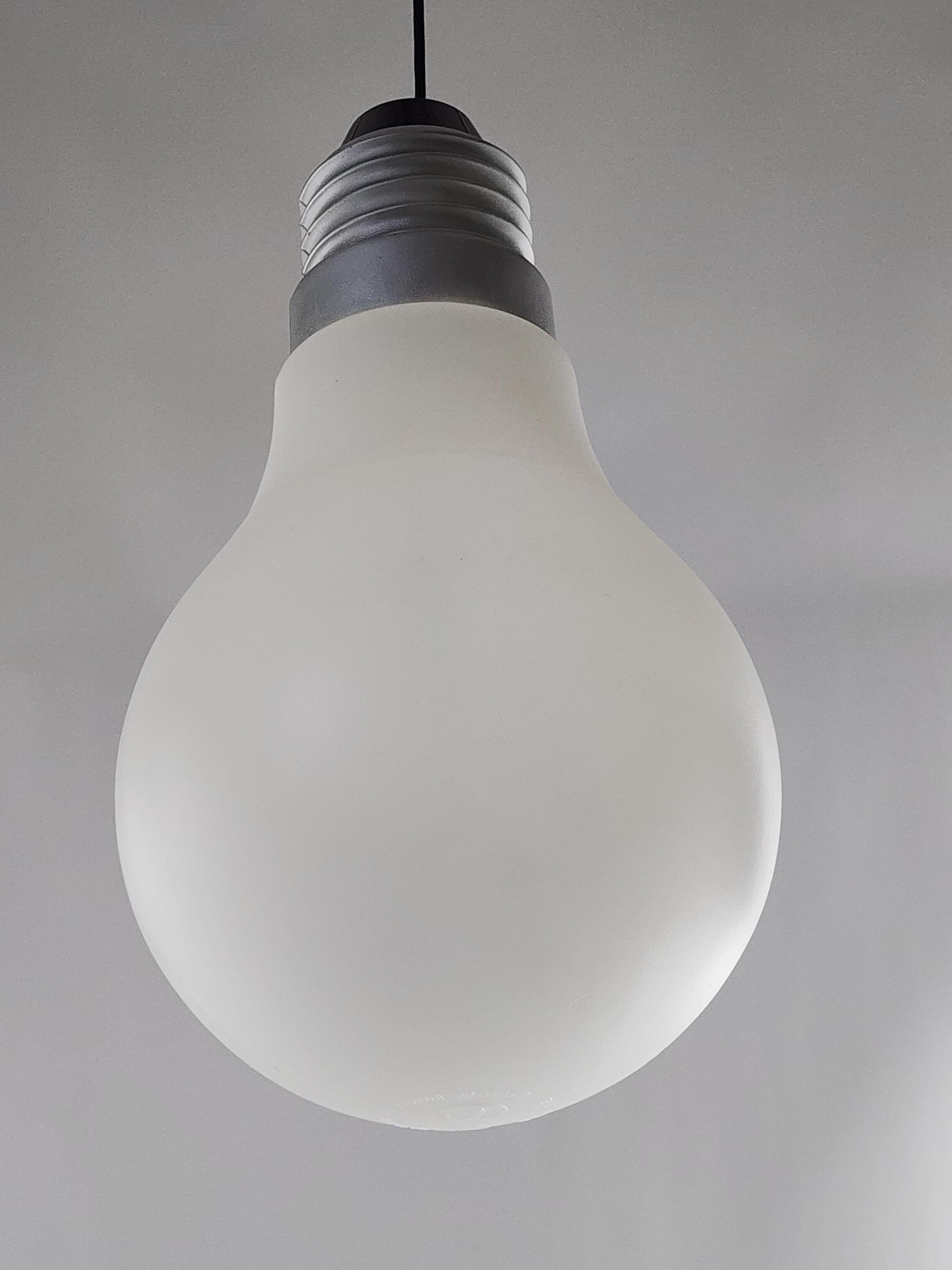 1969   Pendelleuchte „Bulb Bulb“ von Ingo Maurer, USA im Angebot 5