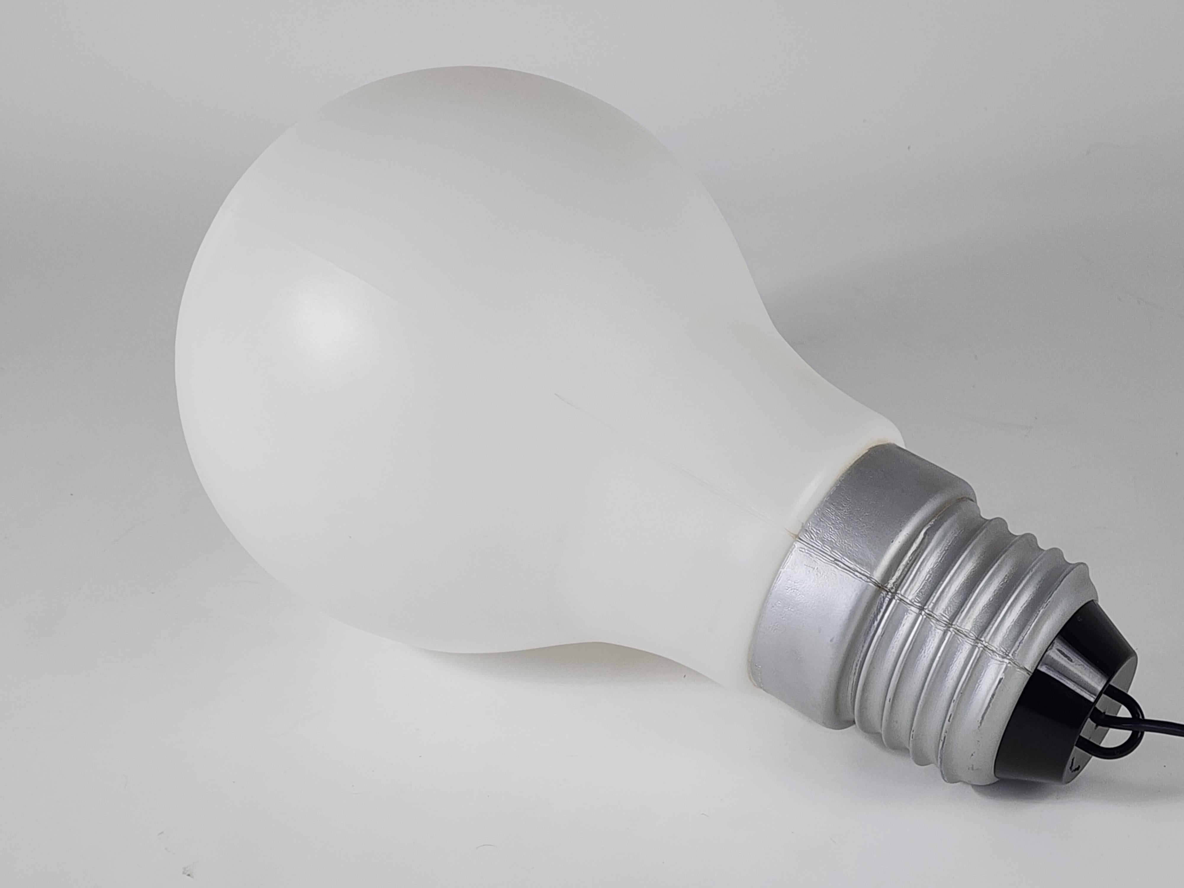Mid-Century Modern 1969   Pendentif Ampoule Bulb Ingo Maurer, États-Unis en vente