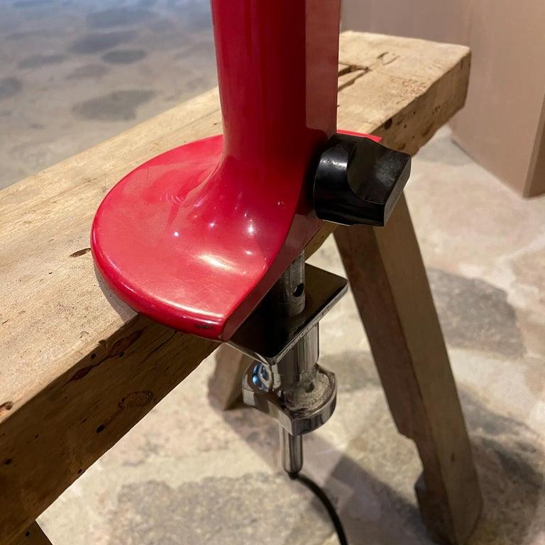 1969 Joe Colombo Red Spider Table Lamp Oluce Milan In Good Condition For Sale In Chula Vista, CA