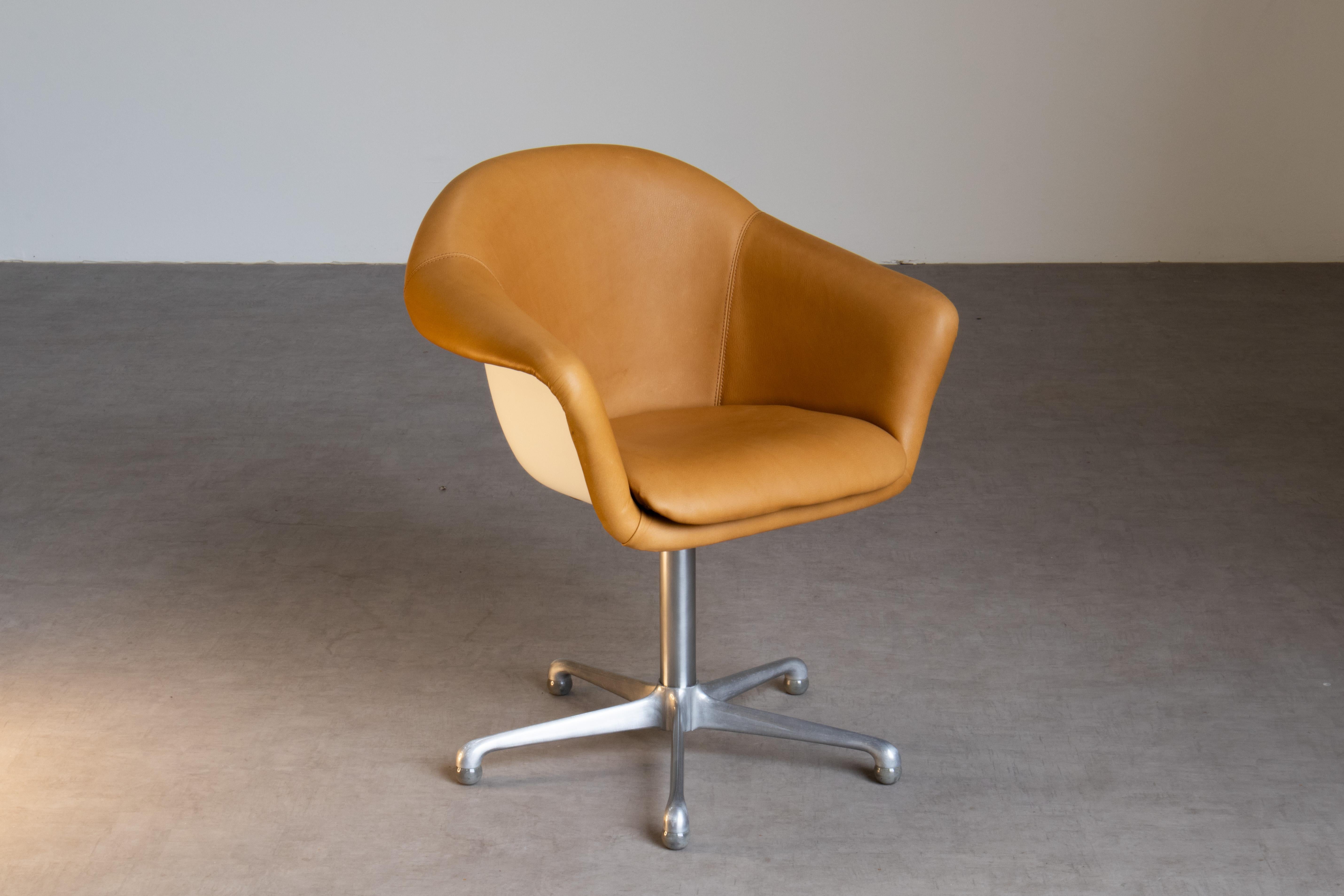 Space Age 1969 Executive Armchairs Leather & Fiberglass Shell, Lübke For Sale