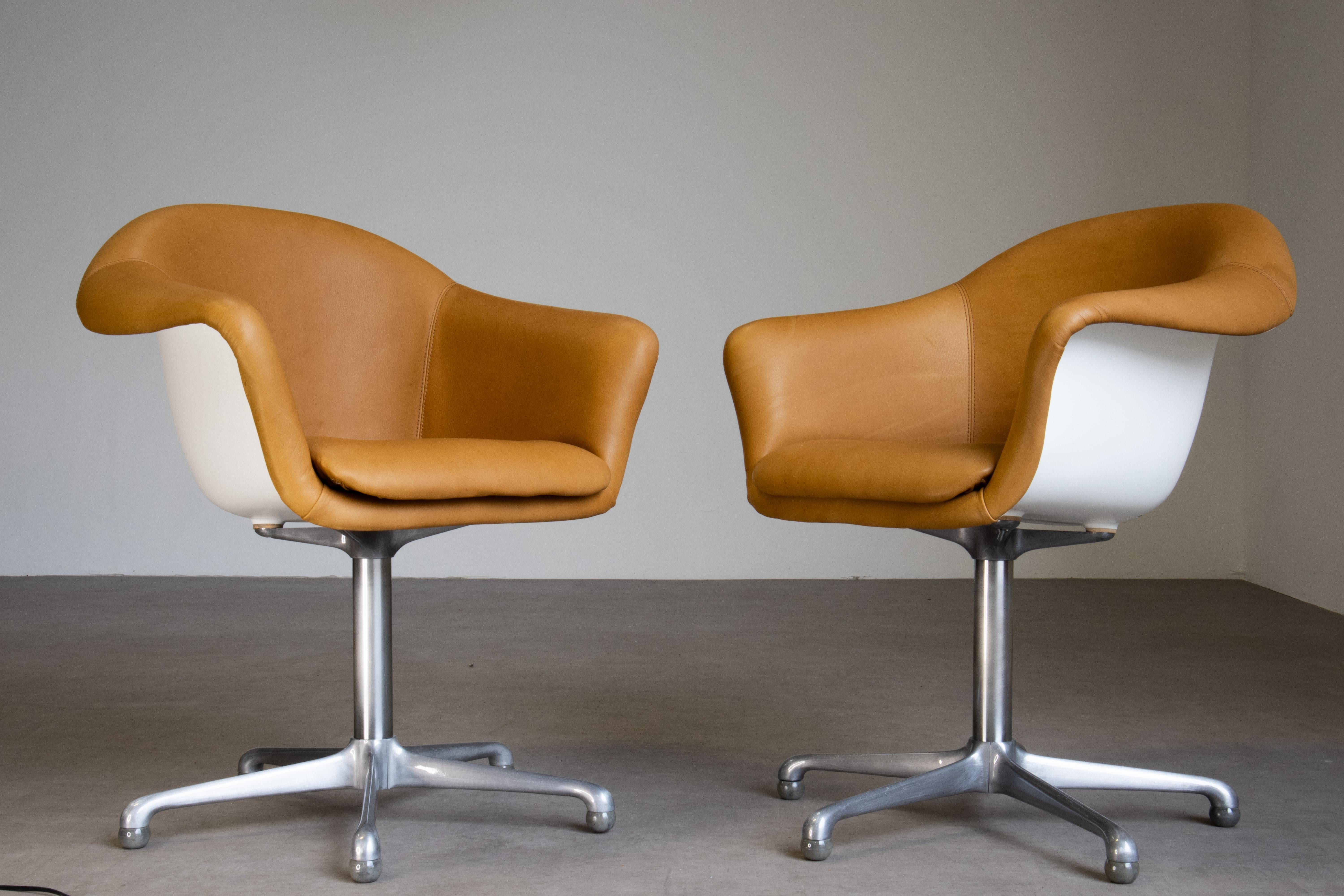 1969 Executive Armchairs Leather & Fiberglass Shell, Lübke For Sale 1