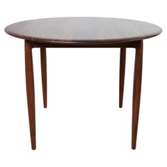 1969 Kai Kristiansen Mesa de comedor Universe de nogal macizo