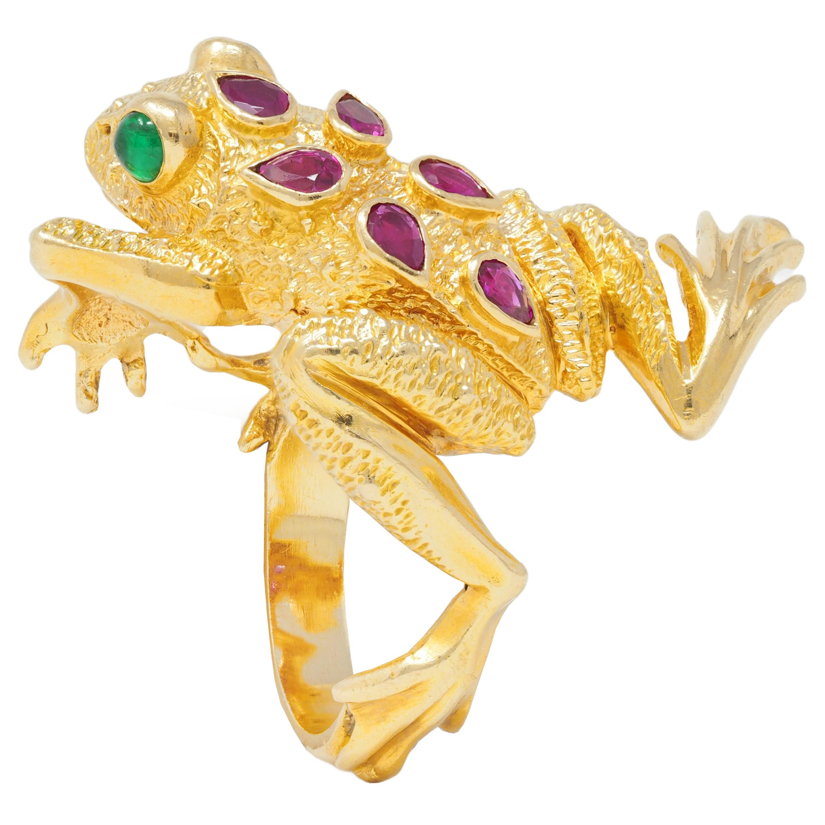1969 Kurt Wayne 1.60 CTW Ruby Emerald 18 Karat Yellow Gold Vintage Frog Ring 6
