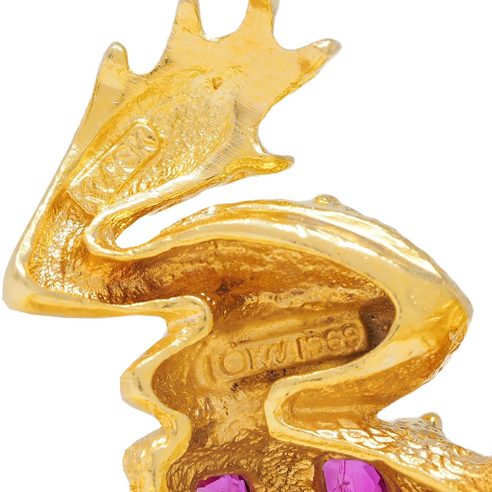 1969 Kurt Wayne 1.60 CTW Ruby Emerald 18 Karat Yellow Gold Vintage Frog Ring 8