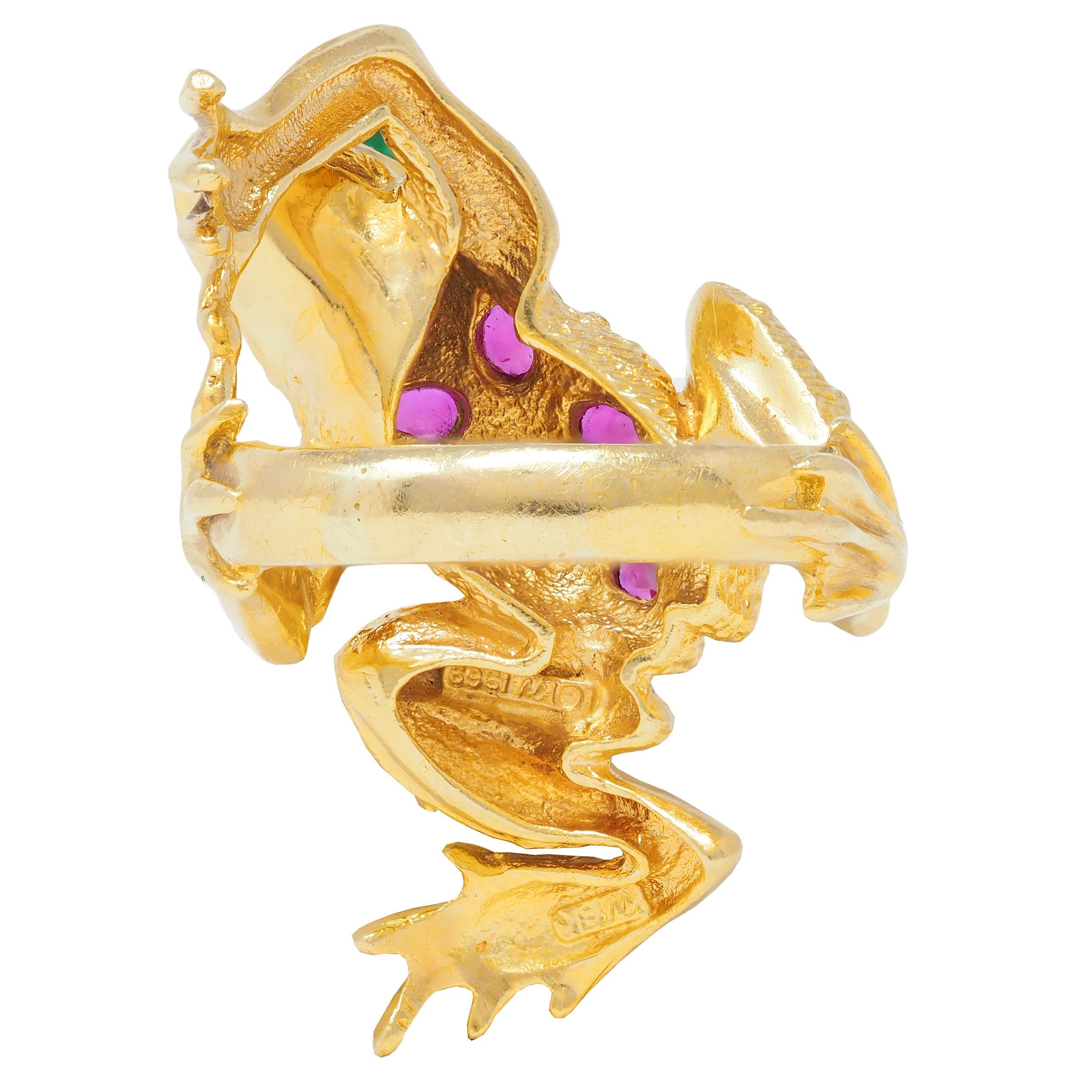 1969 Kurt Wayne 1.60 CTW Ruby Emerald 18 Karat Yellow Gold Vintage Frog Ring 1