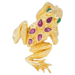 1969 Kurt Wayne 1.60 CTW Ruby Emerald 18 Karat Yellow Gold Vintage Frog Ring