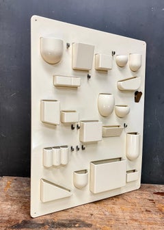 Grande organisatrice murale Utensilo I blanche Dorothee Maurer Becker Sculpture des années 1960