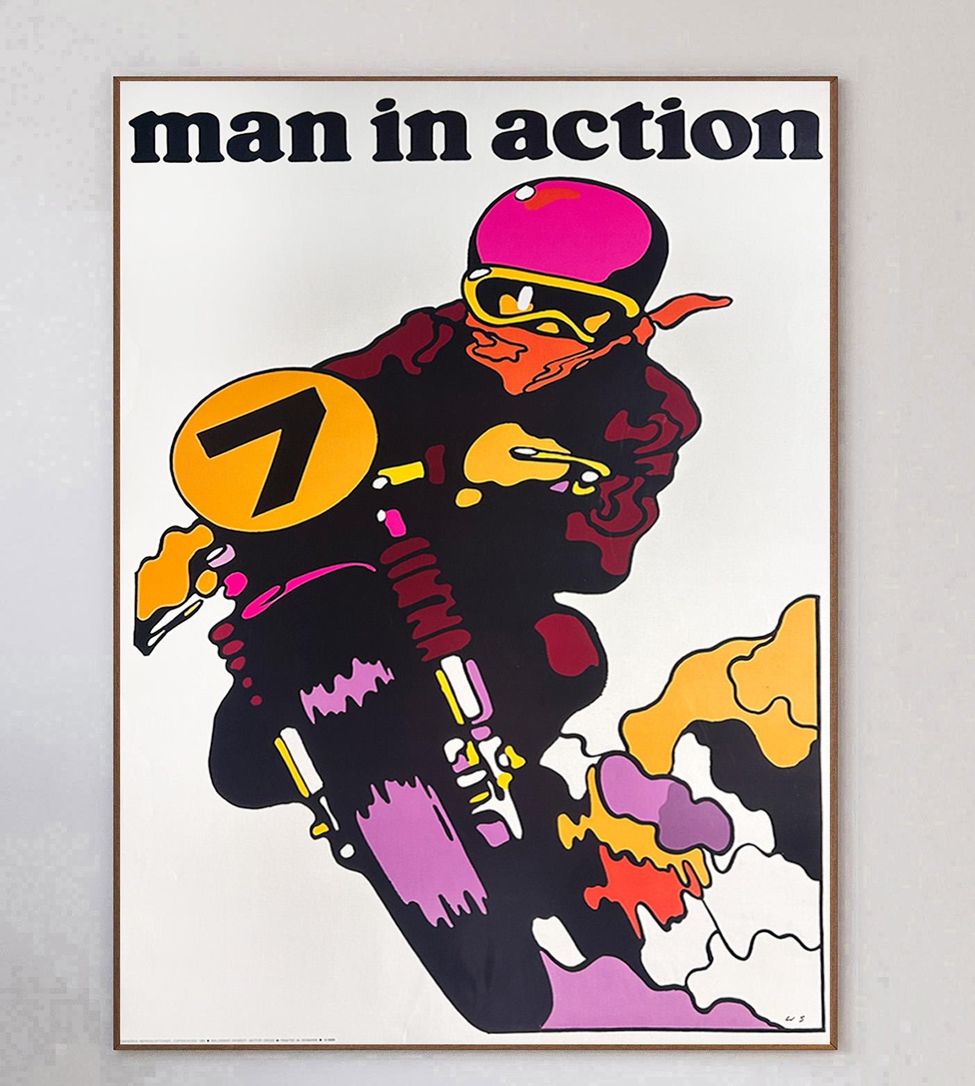 Splendida meraviglia di metà secolo del maestro polacco Waldemar Świerzy. Questo poster per moto di grande formato 