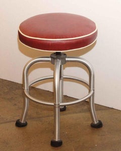 Tabouret en cuir rouge mi-siècle moderne signé Warren McArthur, plaqué nickel, 1969