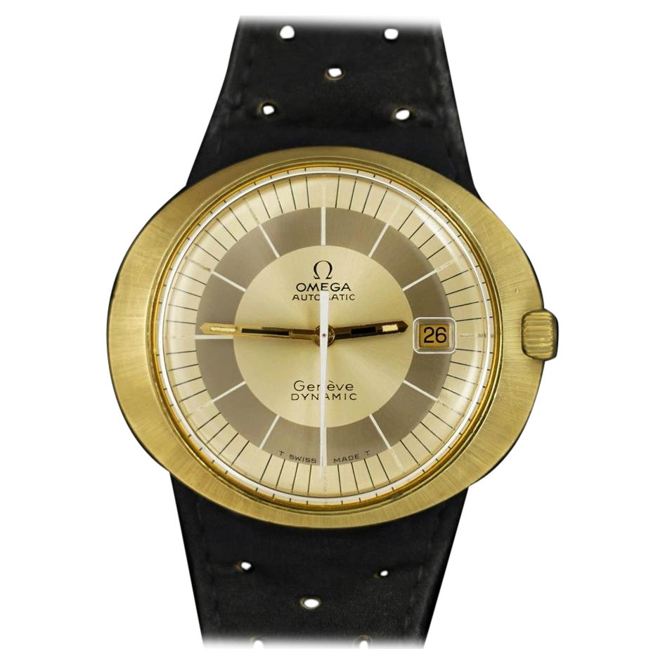 When did Omega start using wooden boxes?