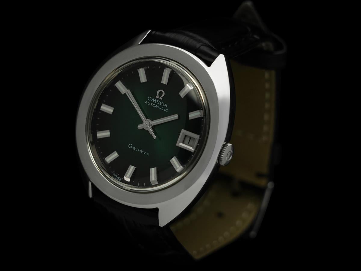 1969 Omega Geneve Vintage Mens Large 37mm Cal. 565 Watch with Emerald Green Dial In Good Condition For Sale In Suwanee, GA