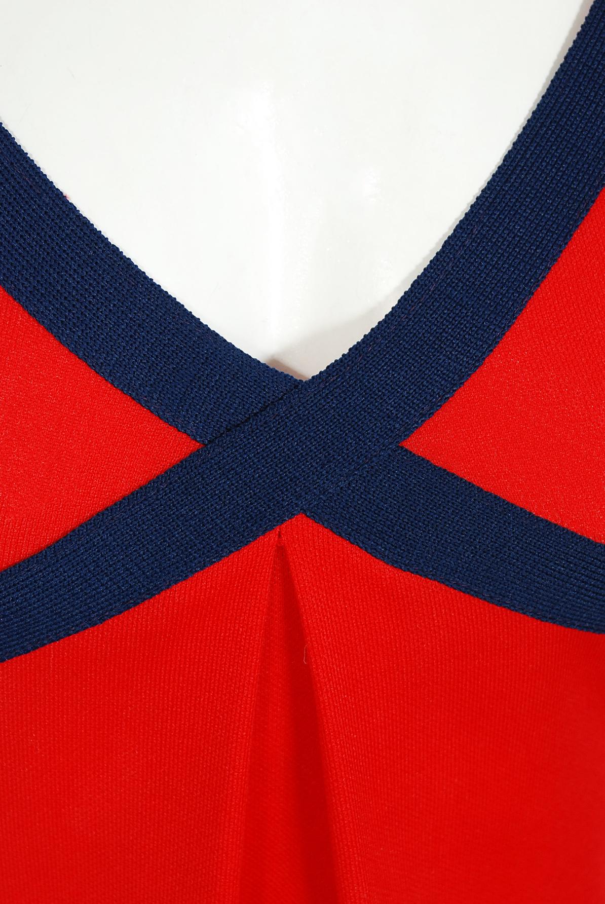 Rudi Gernreich - Robe longue vintage croisée en maille rouge empire et bleu marine, 1969 Bon état - En vente à Beverly Hills, CA