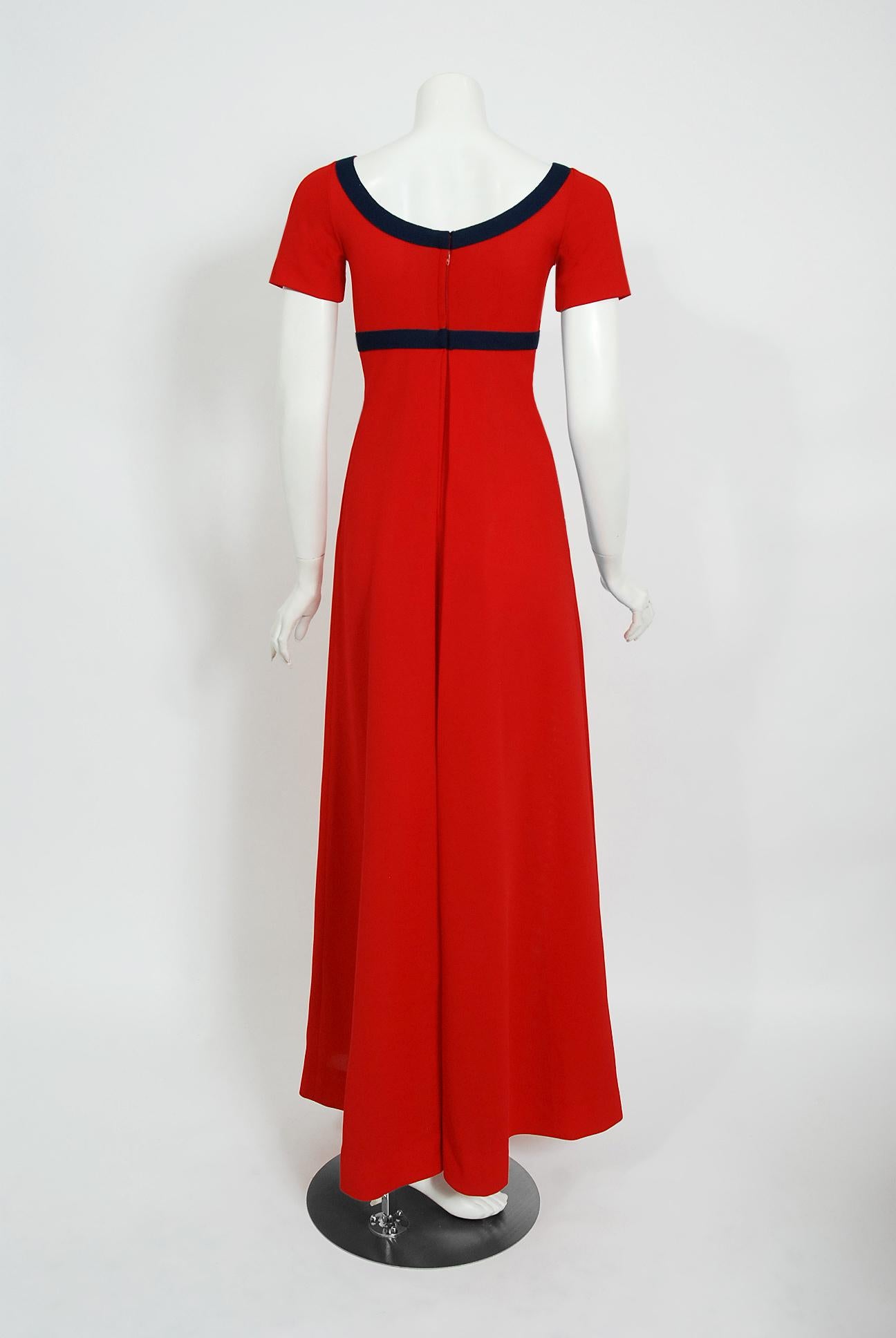 Rudi Gernreich - Robe longue vintage croisée en maille rouge empire et bleu marine, 1969 Pour femmes en vente