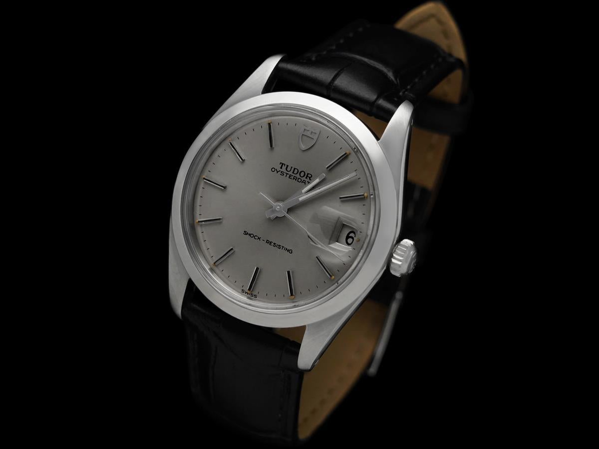 1969 Tudor (Rolex) Oysterdate Vintage Mens Ref. 7992 Watch - Stainless Steel In Excellent Condition For Sale In Suwanee, GA