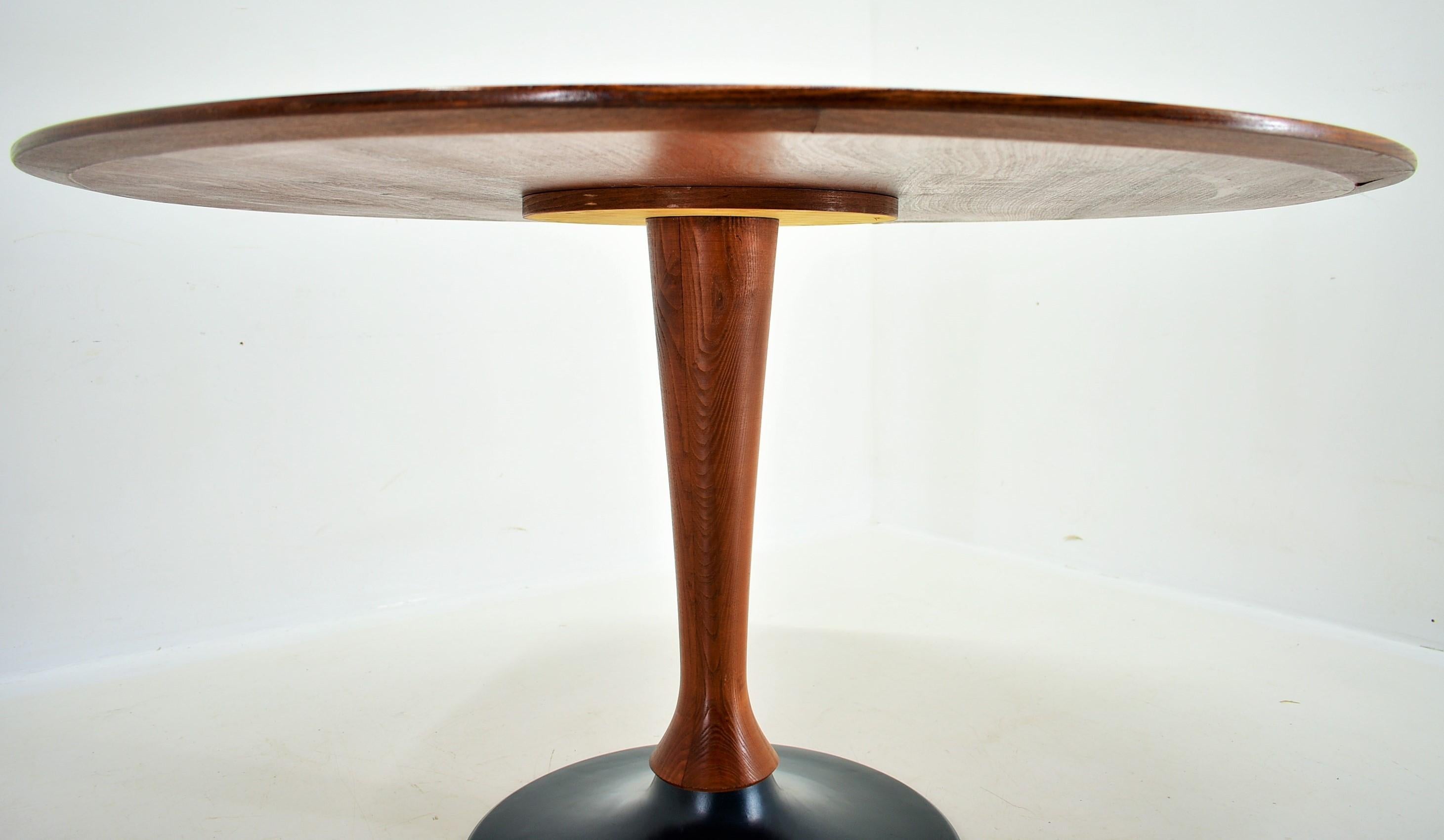 1969s Beech Round Dining Table, Czechoslovakia For Sale 4