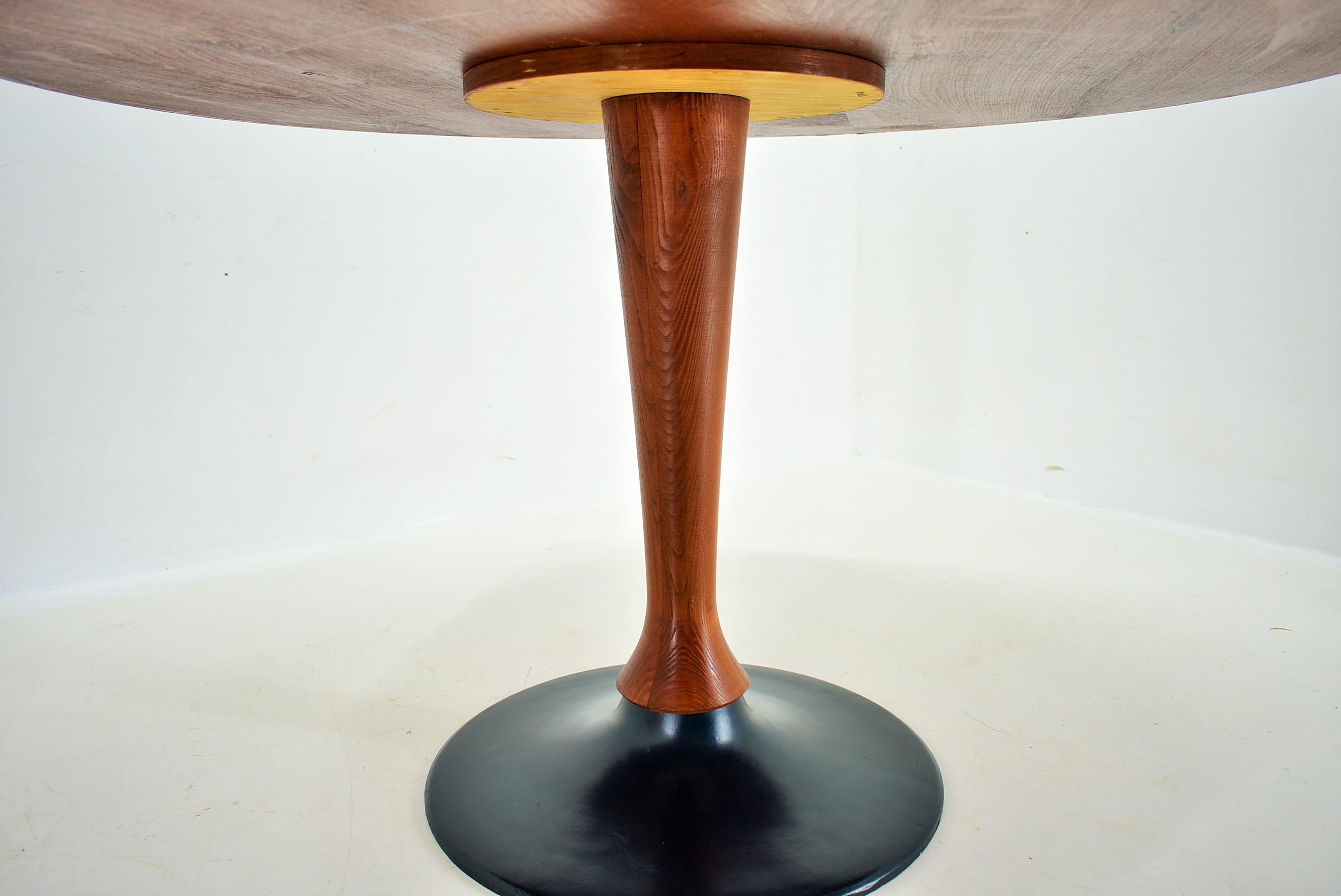 1969s Beech Round Dining Table, Czechoslovakia For Sale 3