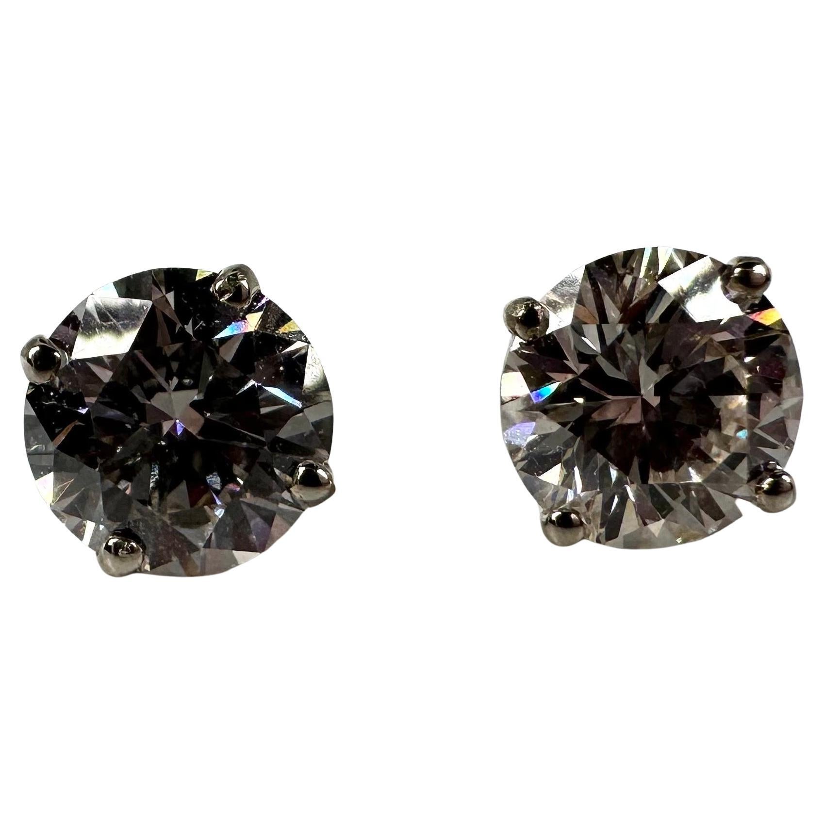 1.96ct diamond stud earrings 14KT white gold For Sale