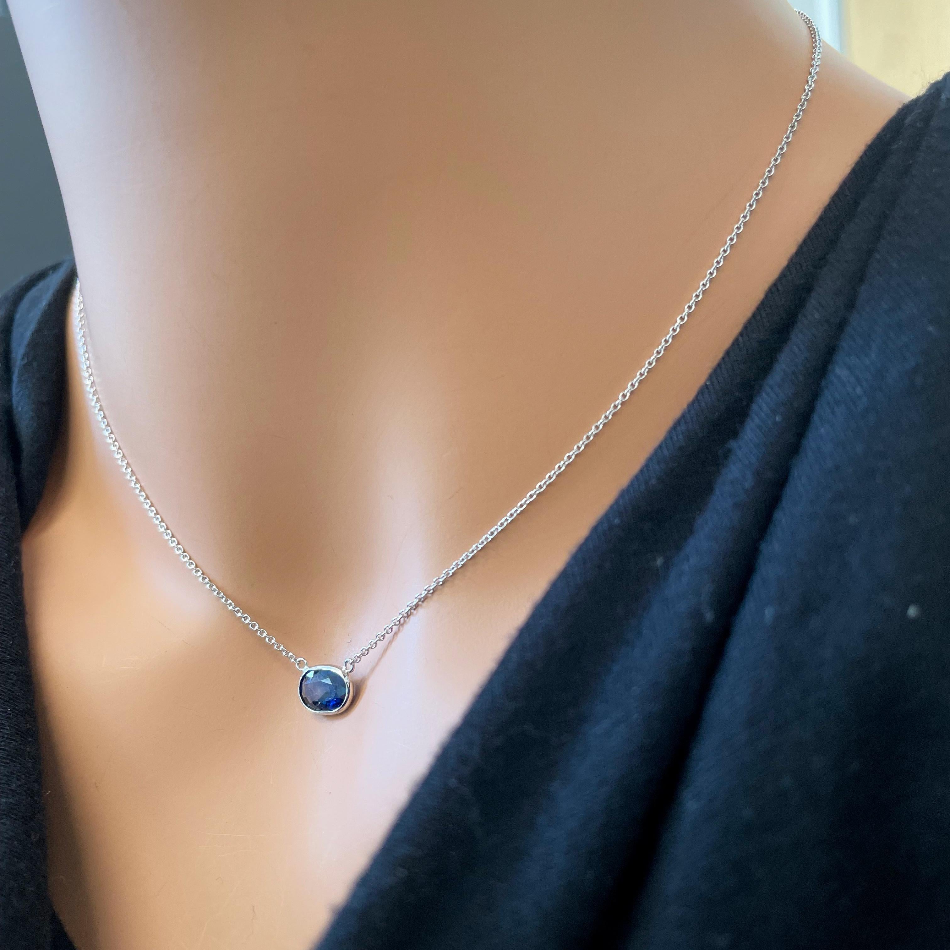 Oval Cut 1.97 Carat Blue Oval Sapphire Fashion Necklaces In 14K White Gold  For Sale