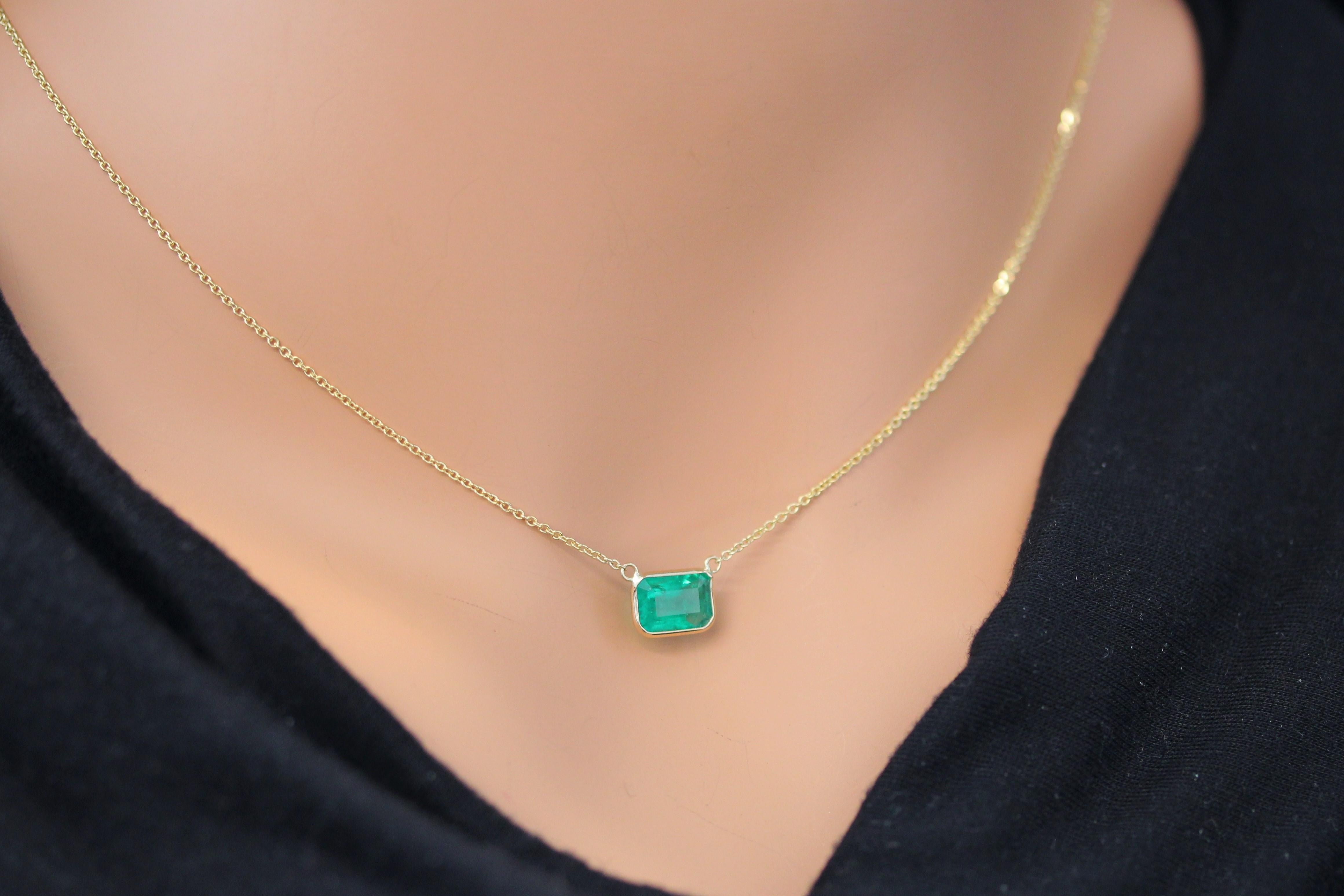 Emerald Cut 1.97 Carat Emerald Green Fashion Necklaces In 14k Yellow Gold For Sale
