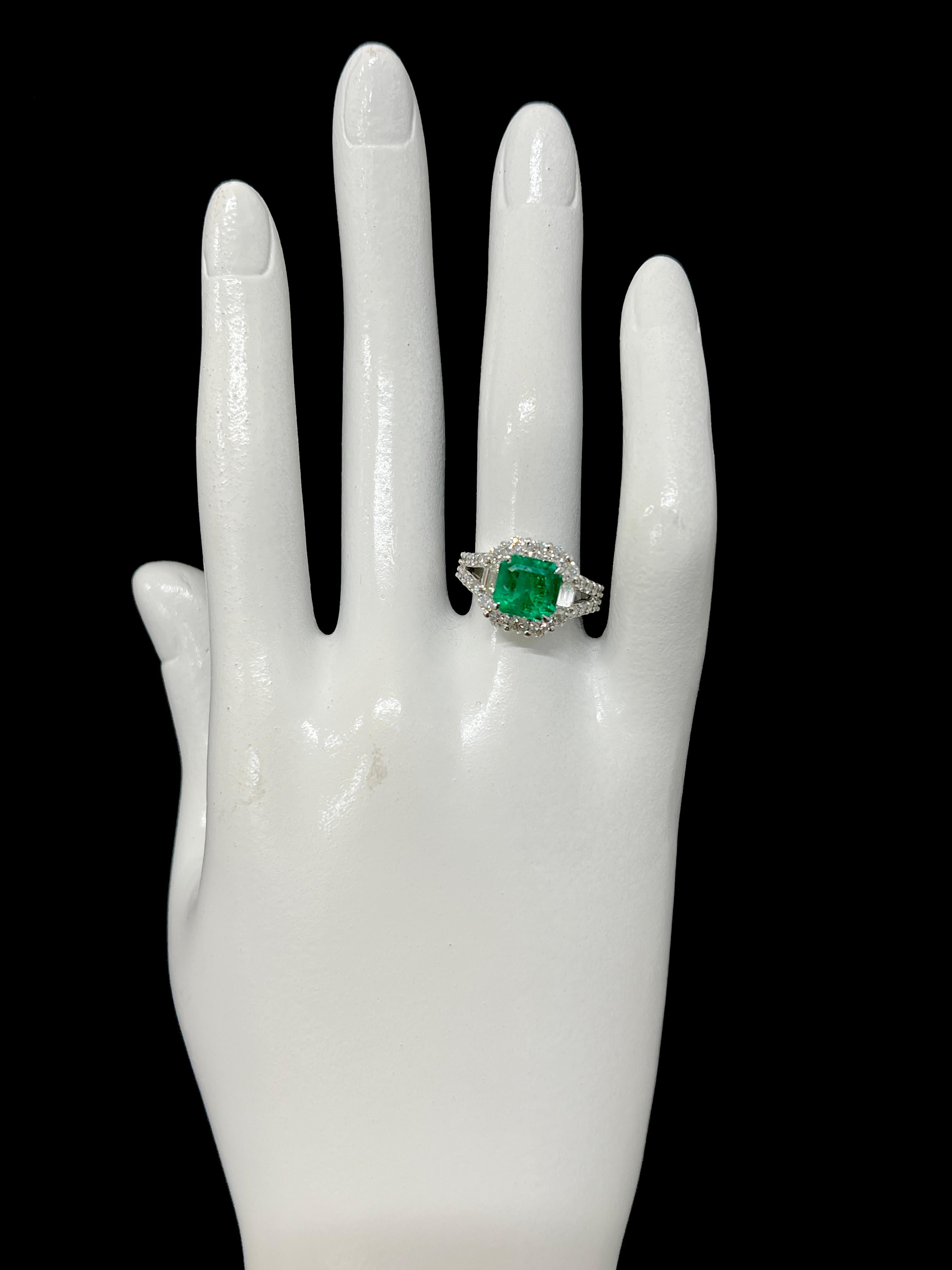 1.97 Carat Natural Colombian Emerald and Diamond Ring Made in Platinum For Sale 1