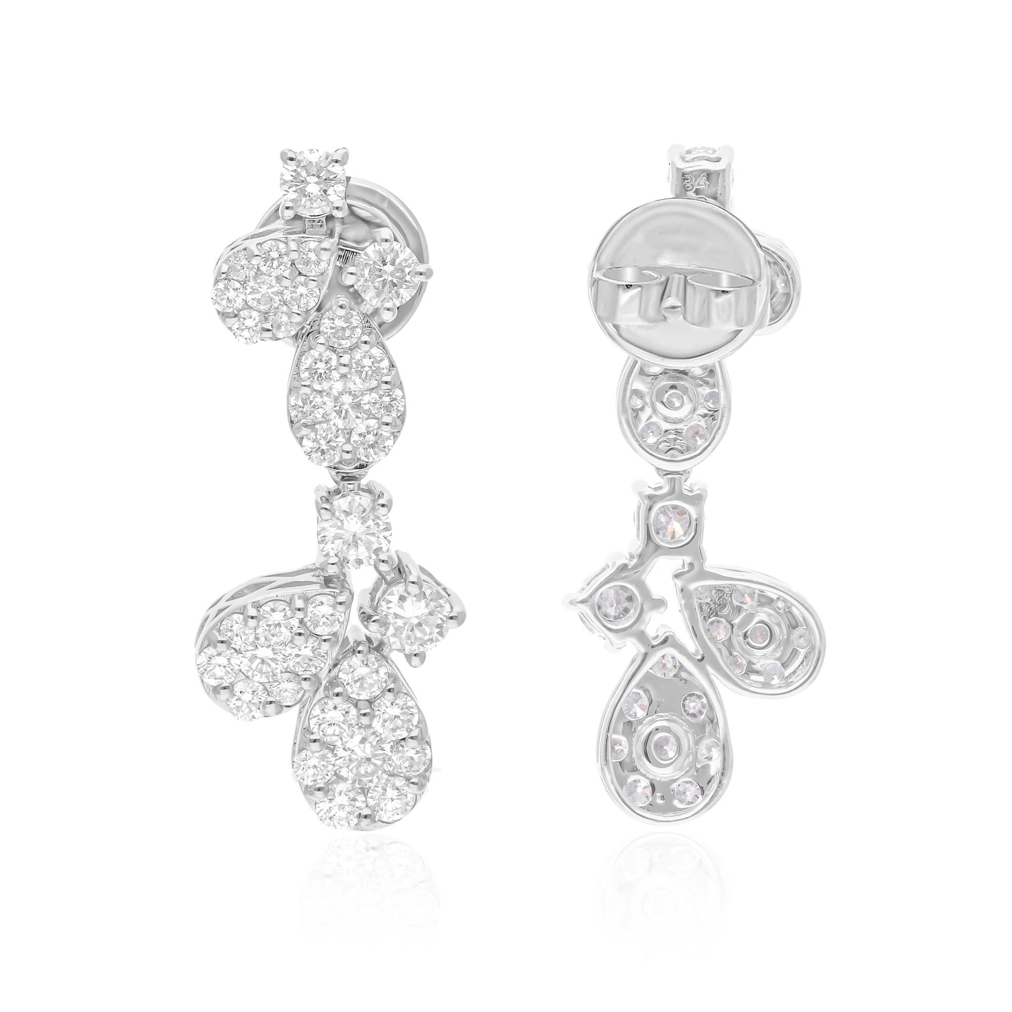 Fundidos en oro de 14 quilates, estos exquisitos pendientes están engastados con 1,97 quilates de brillantes diamantes.

SIGUE LA TIENDA DE SPECTRUM JEWELS para ver la última colección y piezas exclusivas. Spectrum Jewels se enorgullece de ser uno