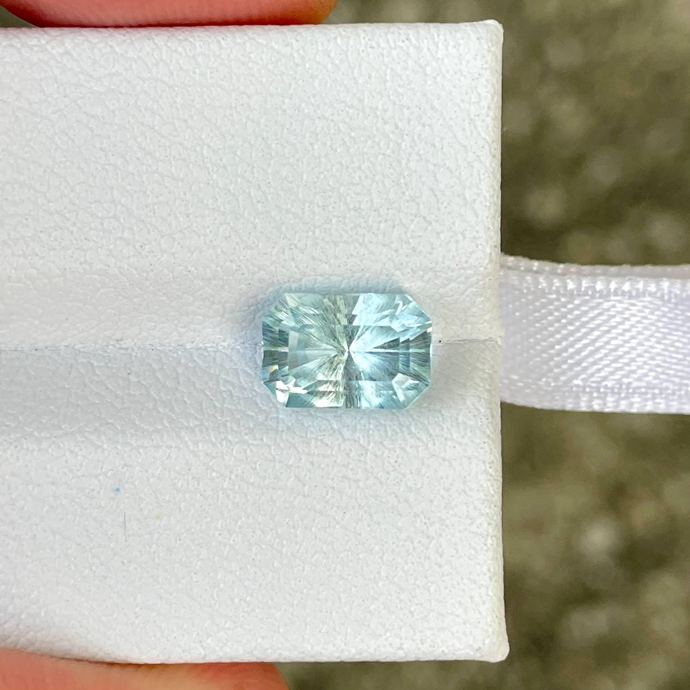 1.97 carats Aquamarine Stone Custom Precision Cut Natural Nigerien Gemstone In New Condition For Sale In Bangkok, TH