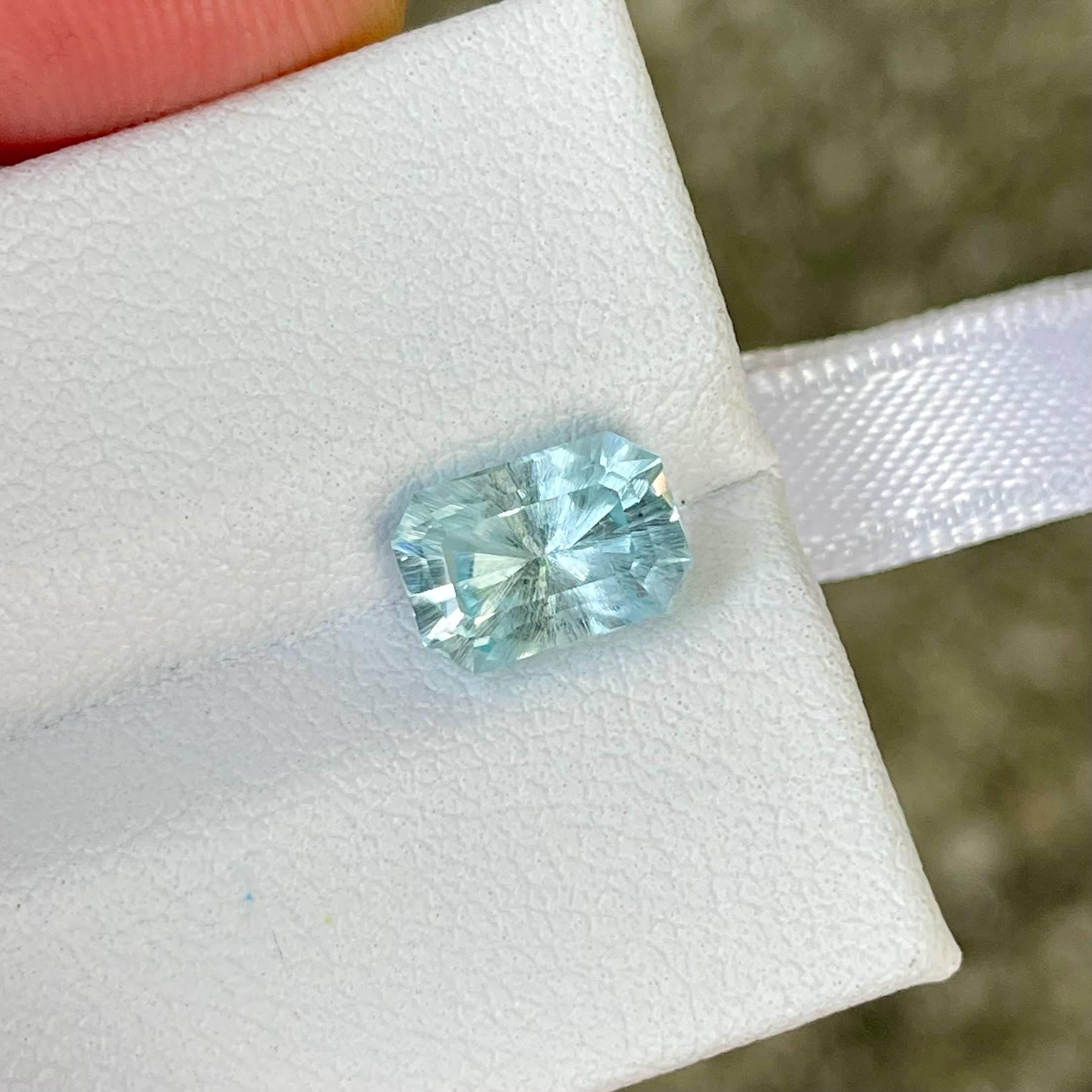 Women's or Men's 1.97 carats Aquamarine Stone Custom Precision Cut Natural Nigerien Gemstone For Sale