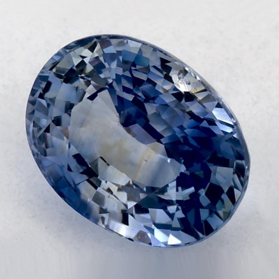 Ein sehr wertvoller September-Geburtsstein mit einer bezaubernden blauen Farbe. Man glaubt, dass sie dem Leben Glück und Reichtum bringen.

Entdecken Sie die lebendige Kollektion von Smaragden, Rubinen und Saphiren in unserem Geschäft, die als lose