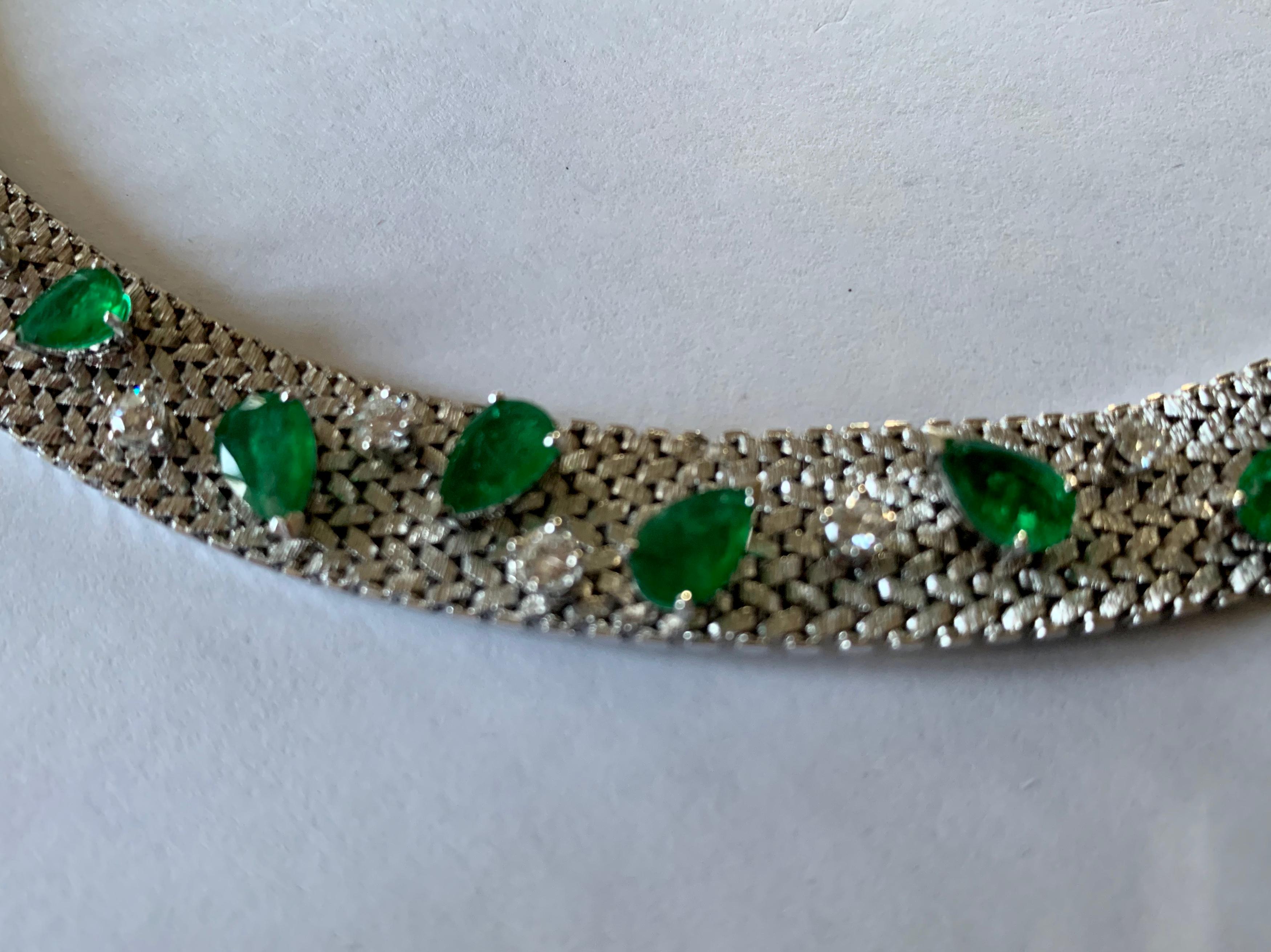 Women's 1970 18 Karat White Gold Vintage Emerald and Diamond Necklace For Sale