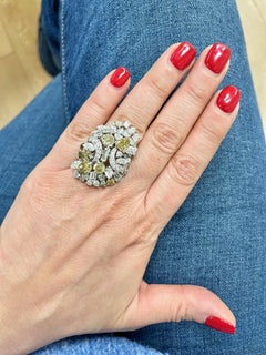 1970 18 Karat White Gold Multicolored Diamonds Cocktail Ring