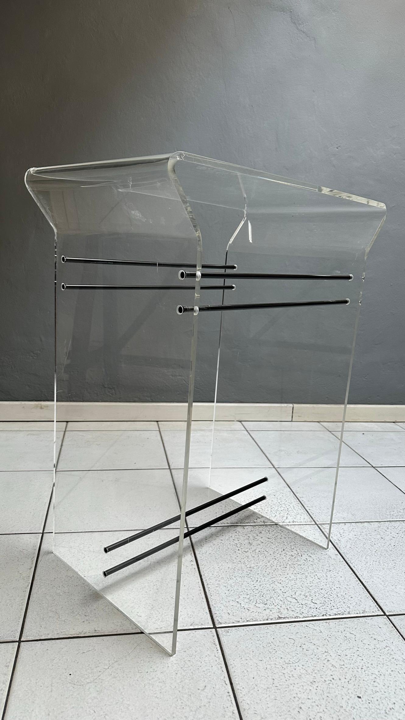 Iron 1970-1980s, Vintage Console Tabel/Writing Table, Structure in Plexiglass For Sale