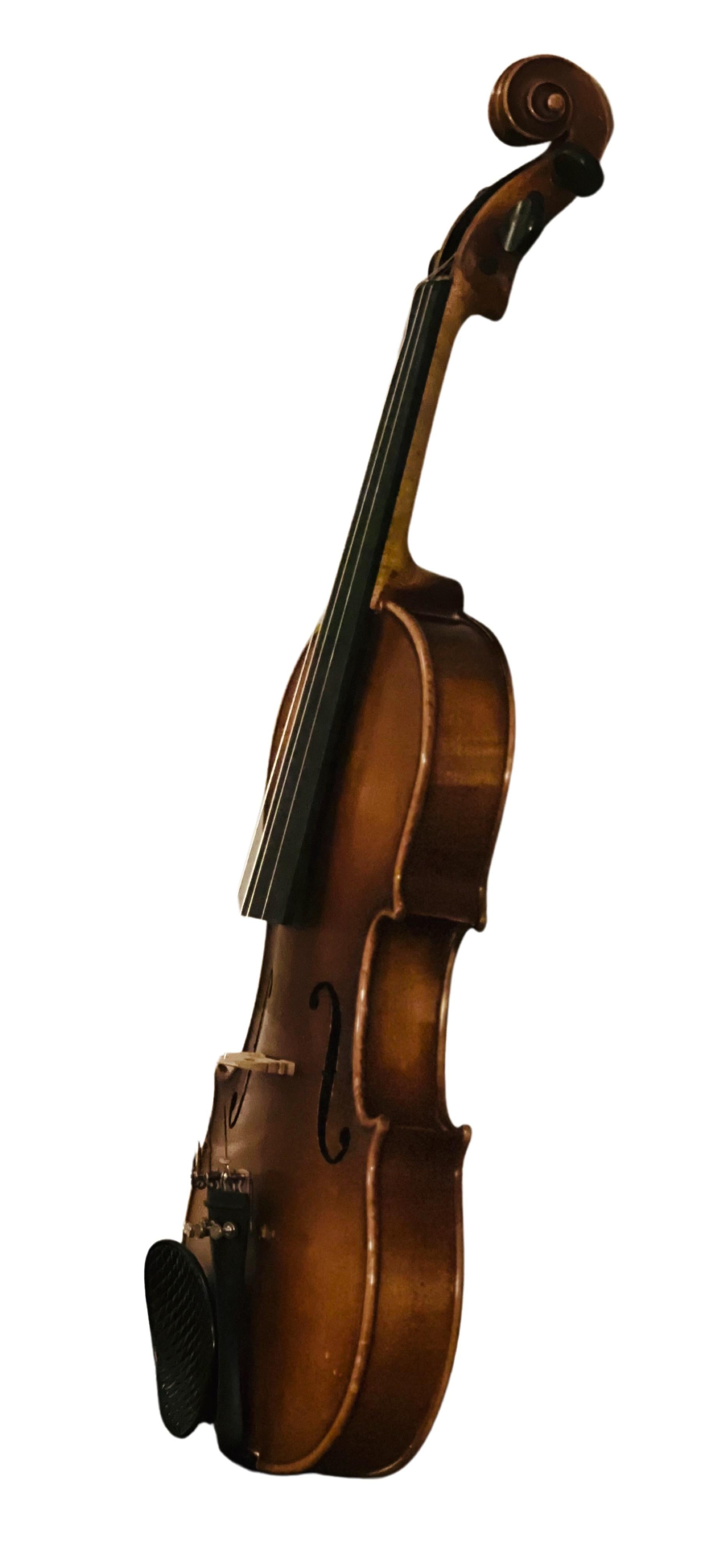 1970 3/4 E.R. Pfretzschner Hand-Crafted Violin in the Style of A. Stradivarius For Sale 2