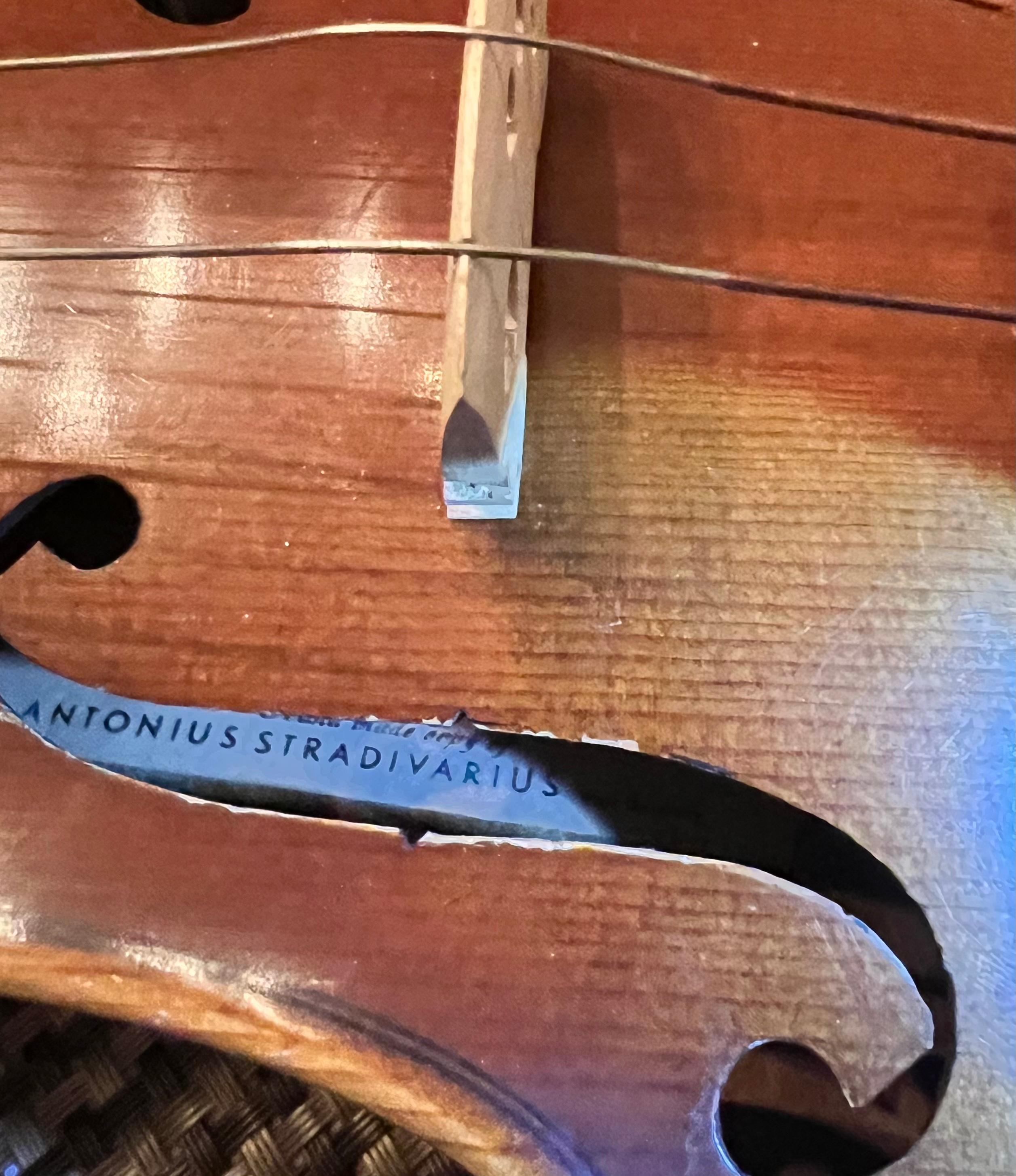 1970 3/4 E.R. Pfretzschner Hand-Crafted Violin in the Style of A. Stradivarius For Sale 6