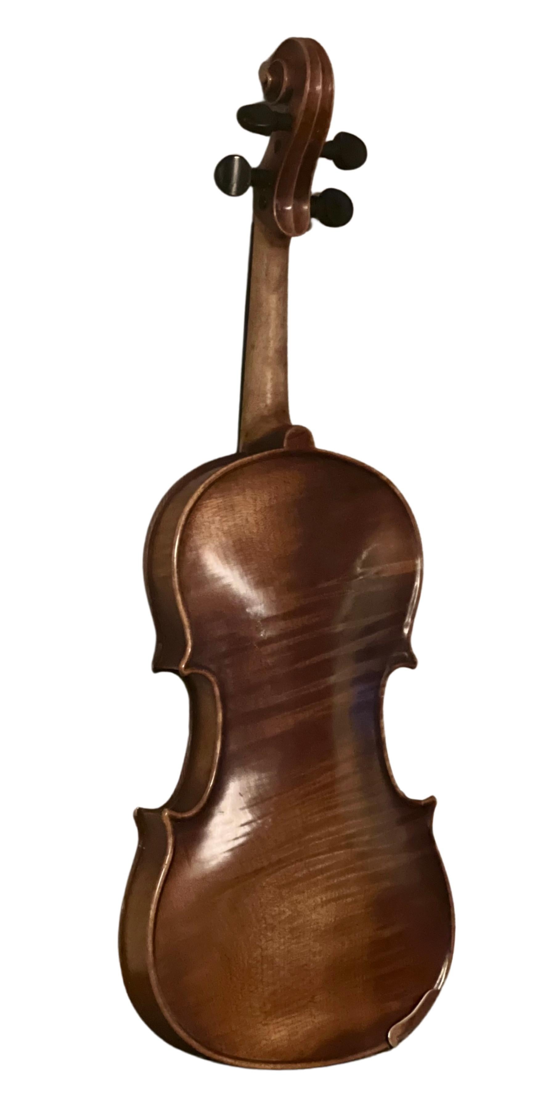 1970 3/4 E.R. Pfretzschner Hand-Crafted Violin in the Style of A. Stradivarius en vente 2