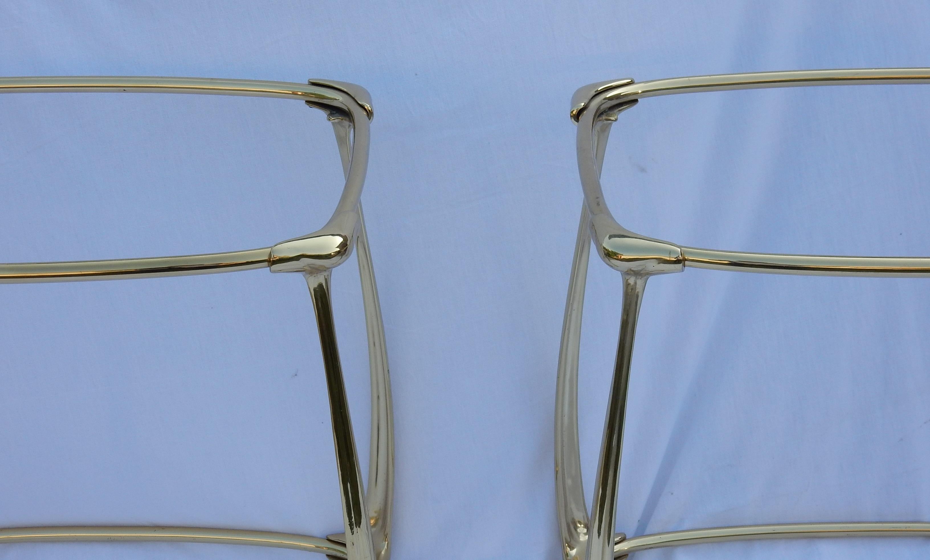 1970–1980 Paar vergoldete Bronzetische mit 2 Ebenen im Jugendstil (Ende des 20. Jahrhunderts) im Angebot