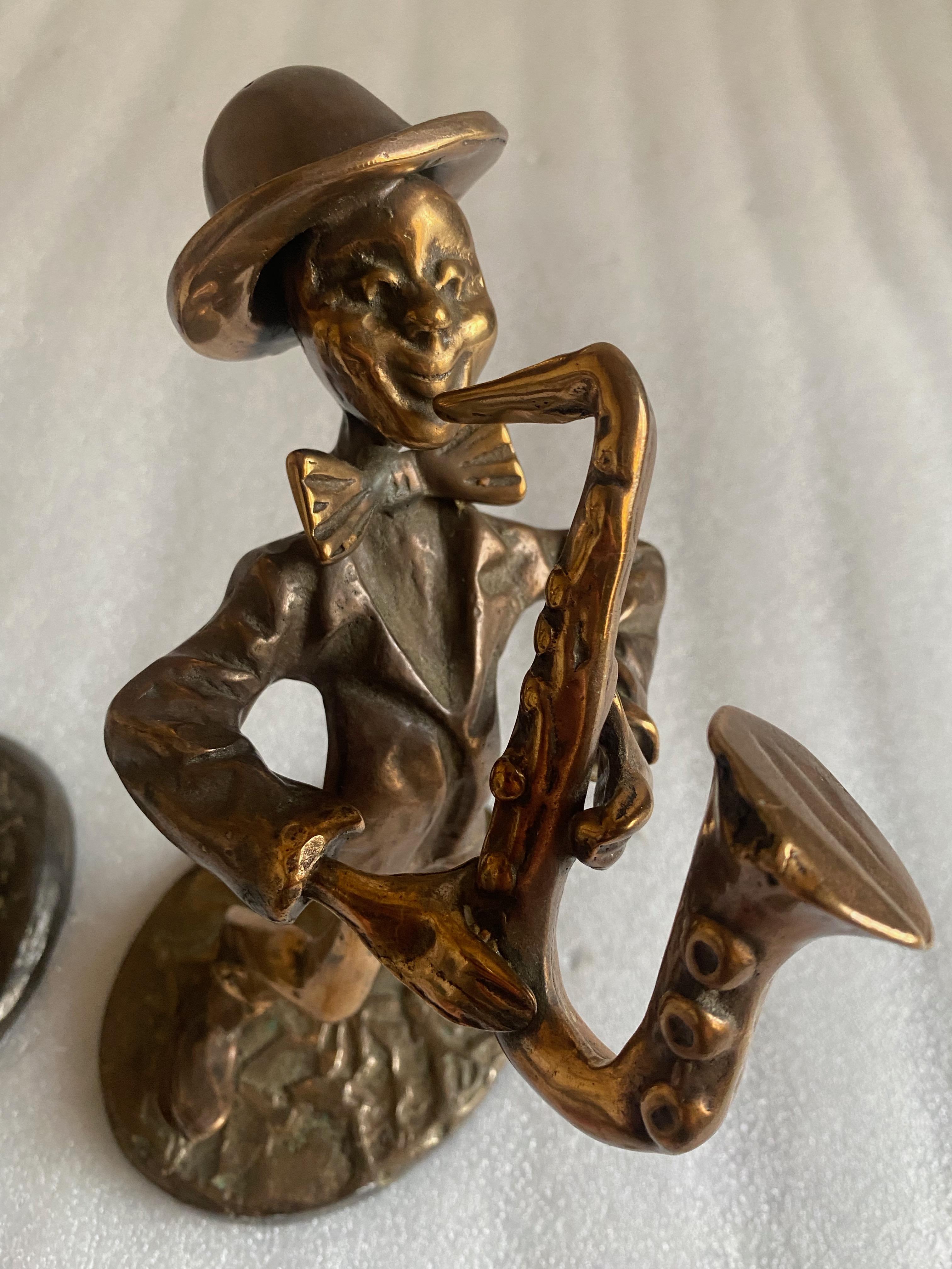1970/80 Saxophonist and Trumpeter and Violin in Bronze, Sculptures Signed LOHE For Sale 4