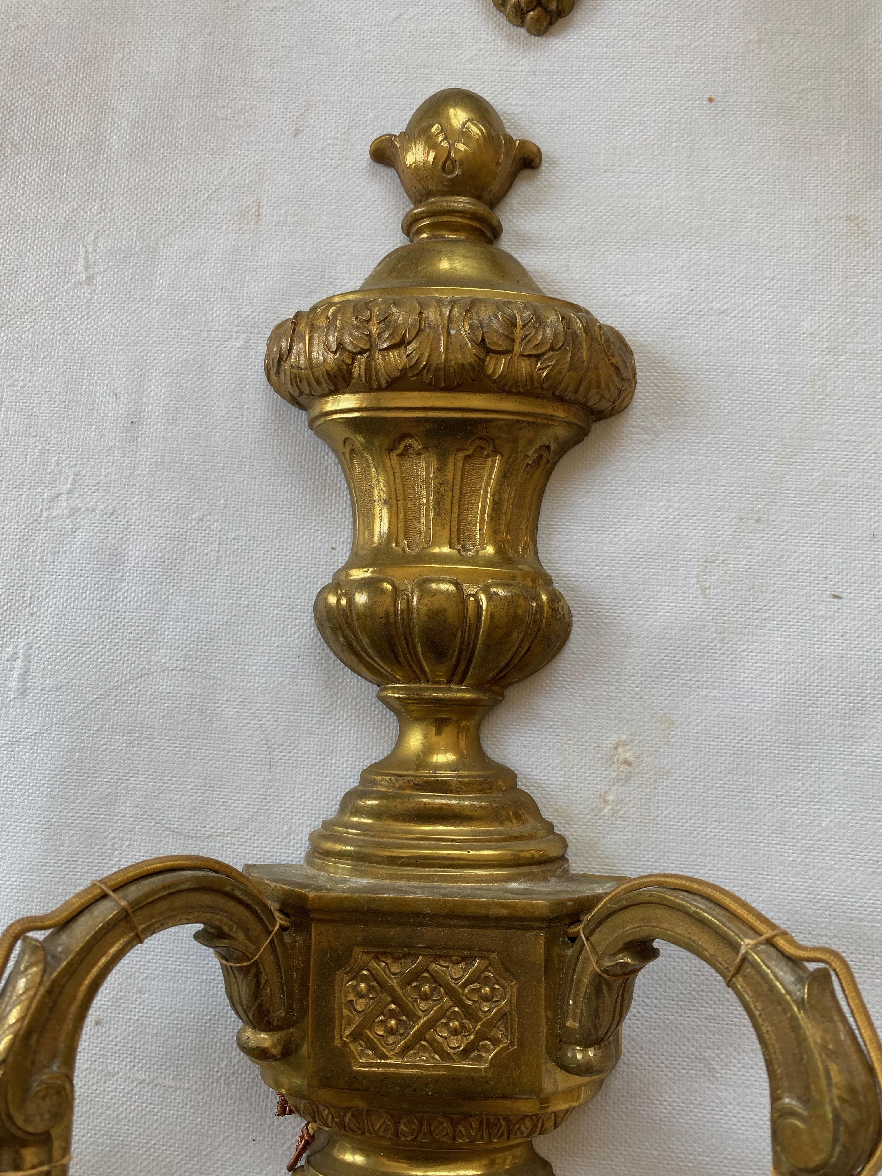 French Series 6 Wall Lights in Gilt Bronze Style of Lxvi Maison Bagués Label, 1970/80 For Sale