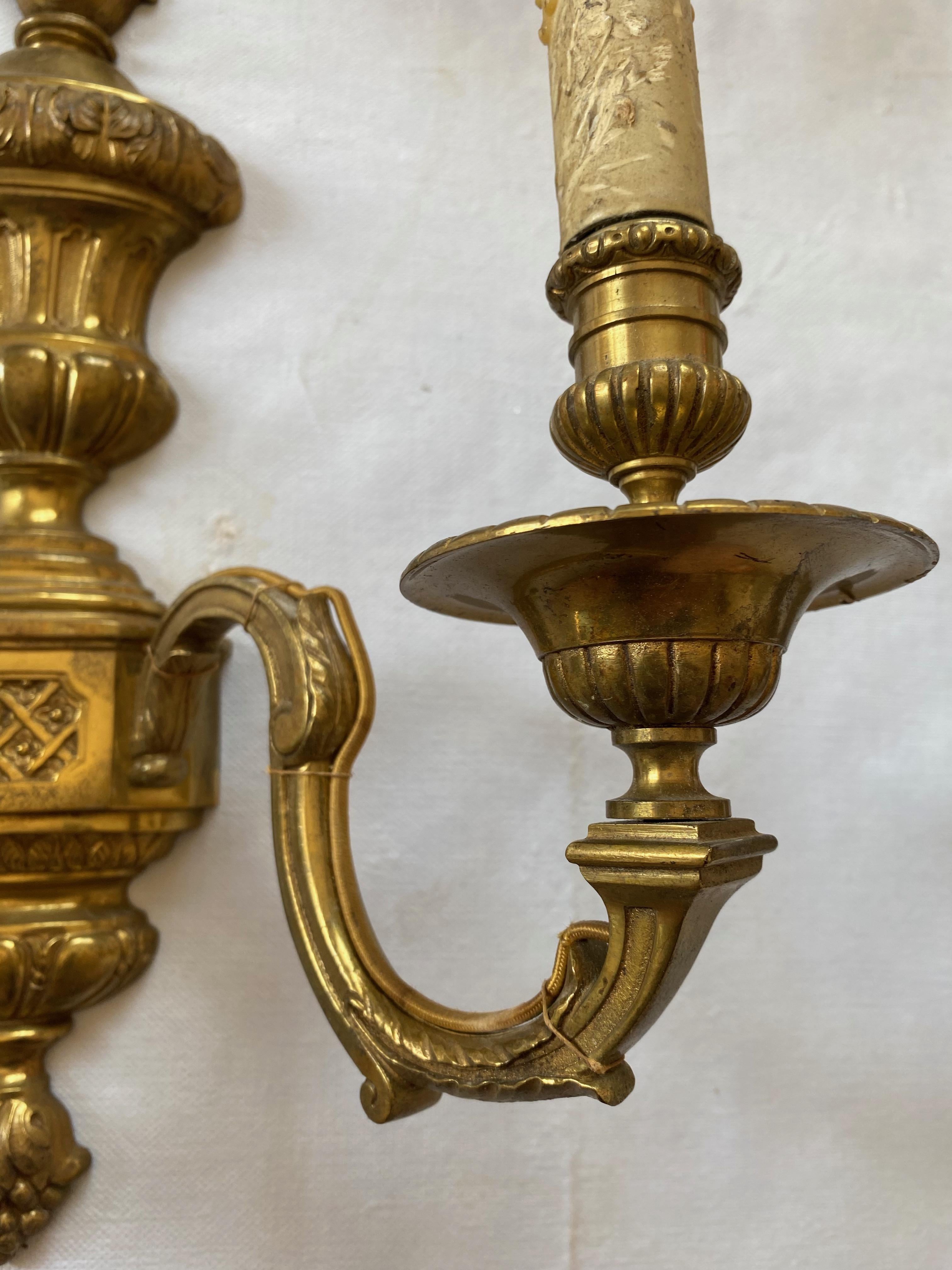 Series 6 Wall Lights in Gilt Bronze Style of Lxvi Maison Bagués Label, 1970/80 In Good Condition For Sale In Paris, FR