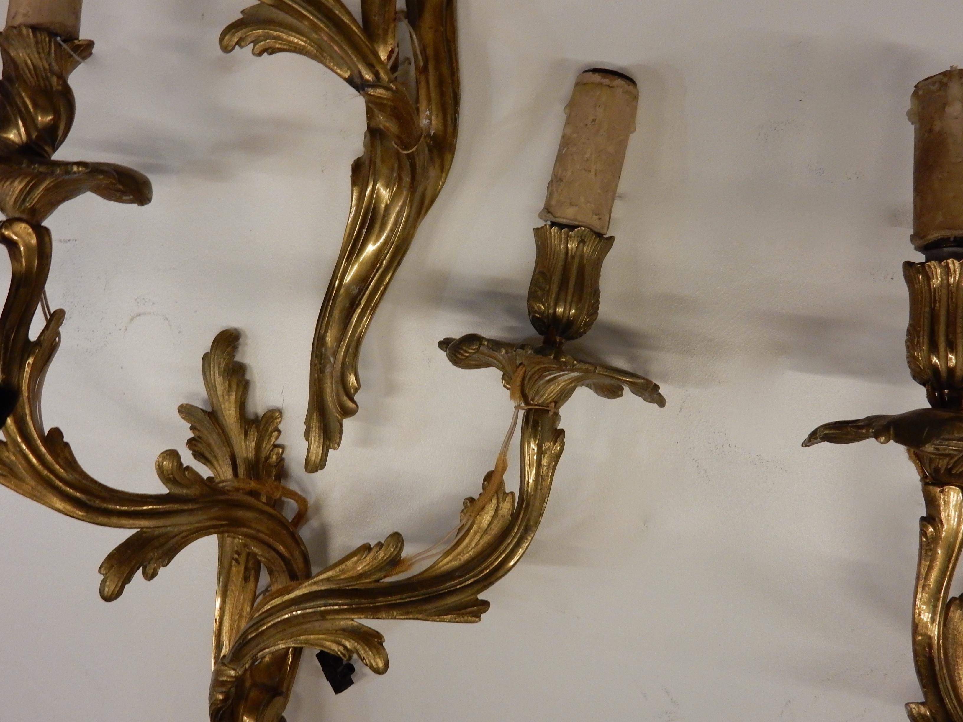 Series of 2 Pairs of Sconces Doing in Gilt Bronze Louis XV Style Signed Baguès In Good Condition In Paris, FR