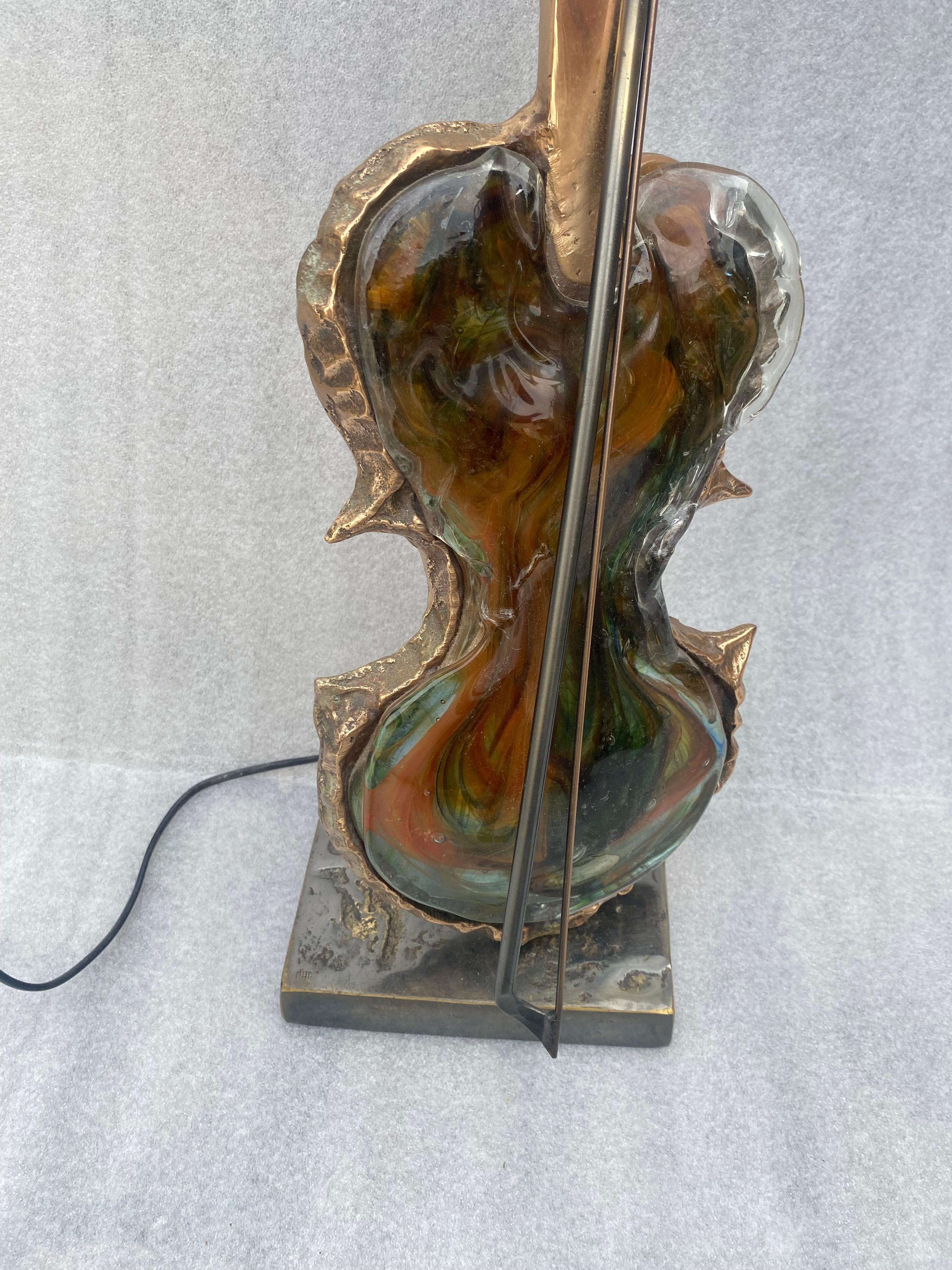 Lampe de violon 1970/80 en bronze et pâte de verre, sculpture signée LOHE en vente 3