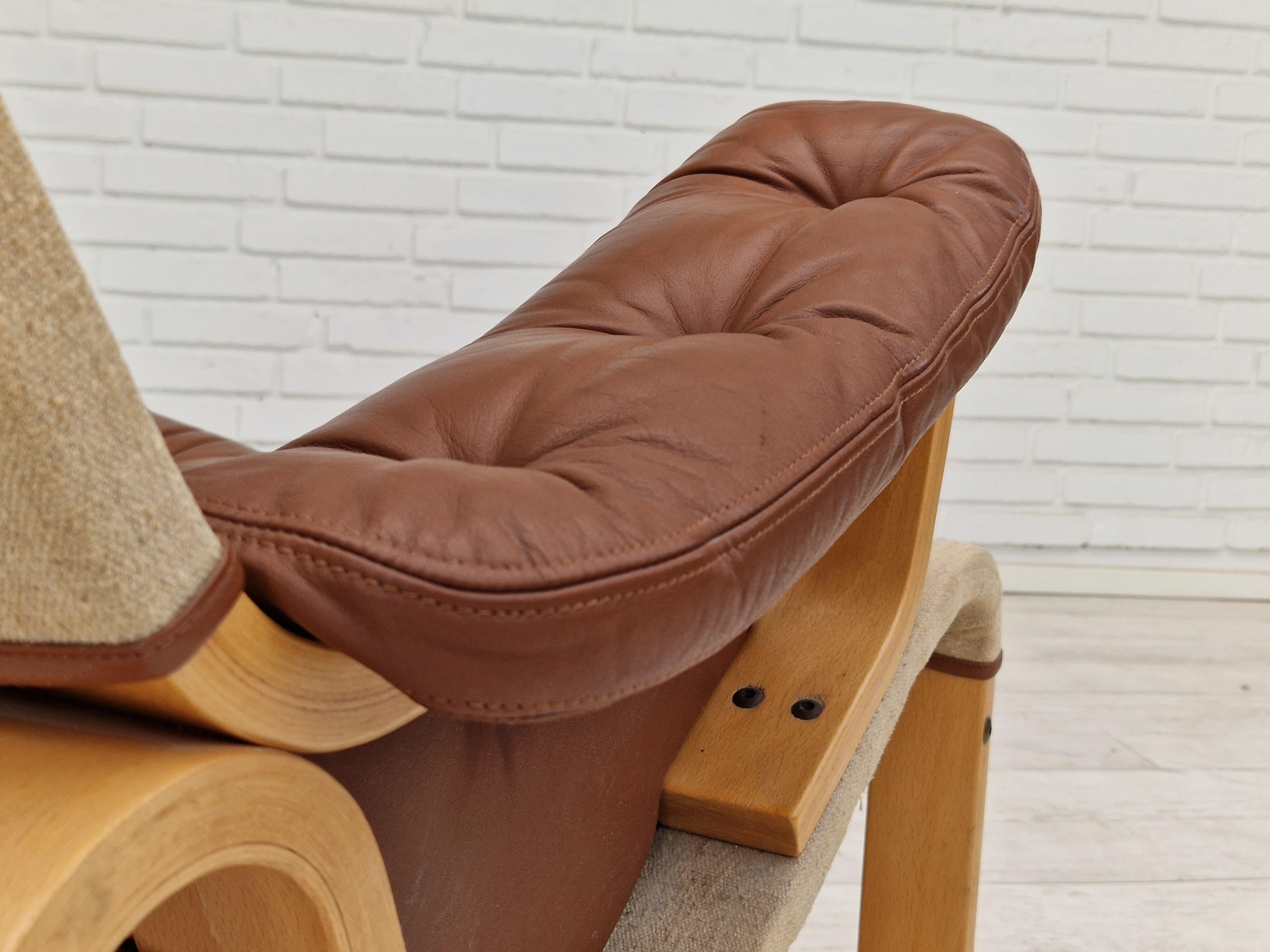 1970-80s, Danish design by Jeki Møbler, armchair in leather, beech bent wood. For Sale 6