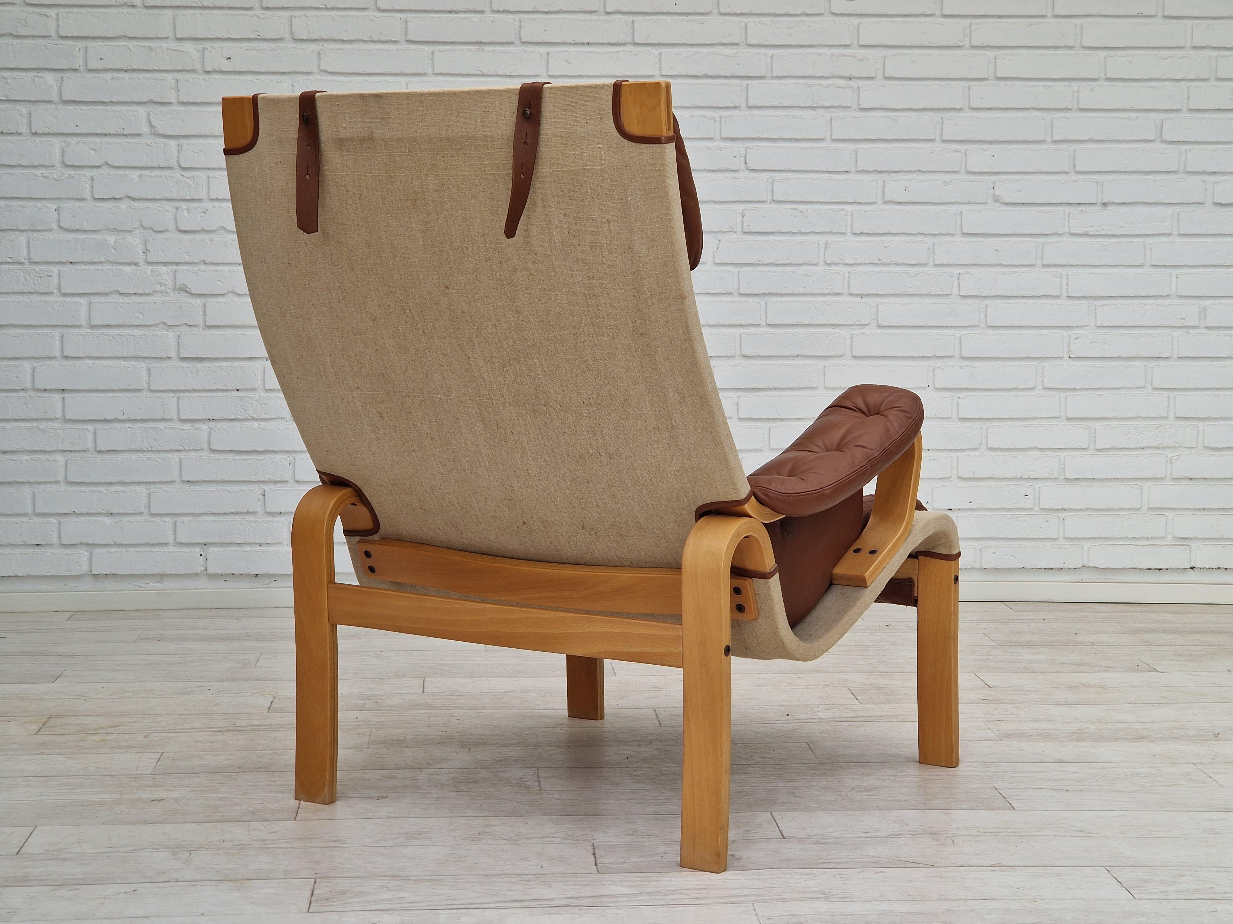 Années 1970-80, Design Wood Wood par Jeki Møbler, fauteuil en cuir, bois courbé de hêtre. Bon état - En vente à Tarm, 82